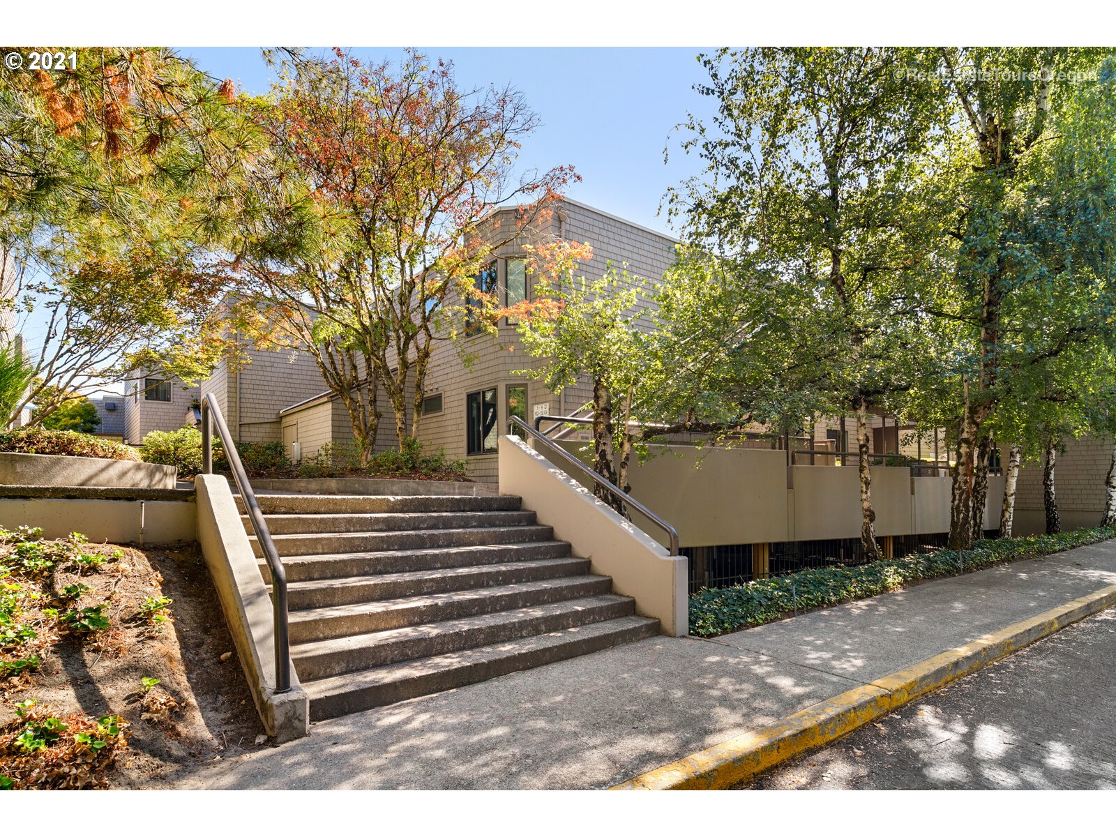 Photo #2: 21431165 Listing 