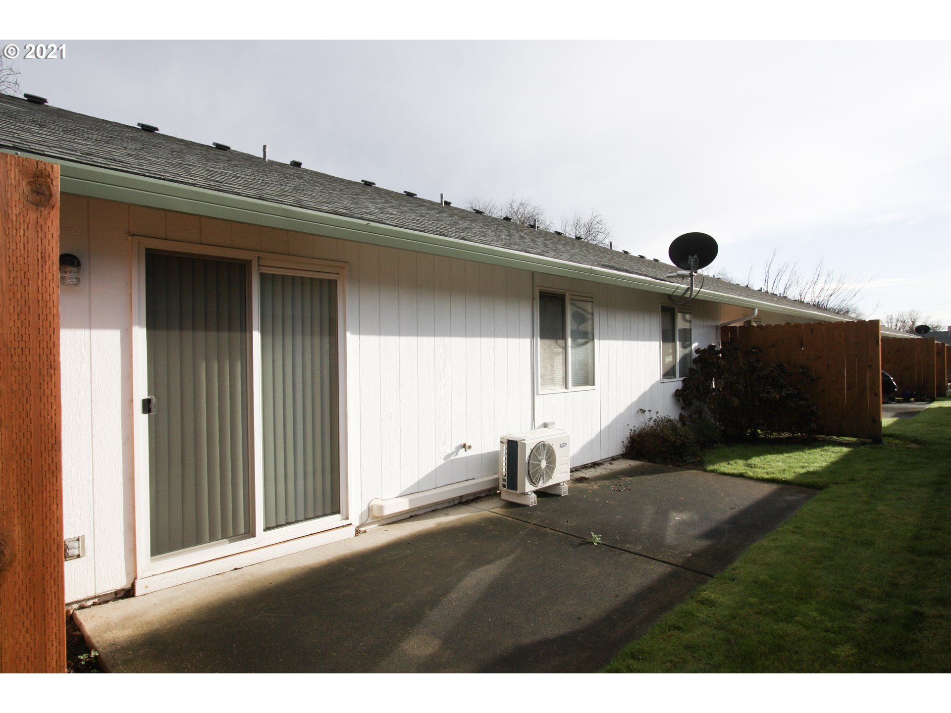 Photo #2: 21432842 Listing 