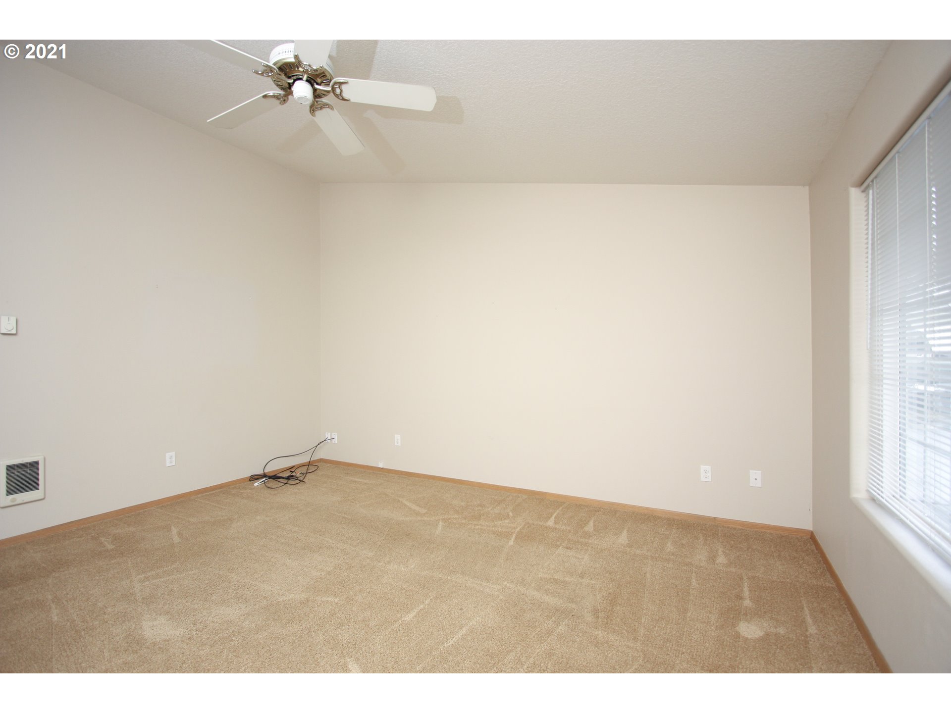 Photo #5: 21432842 Listing 