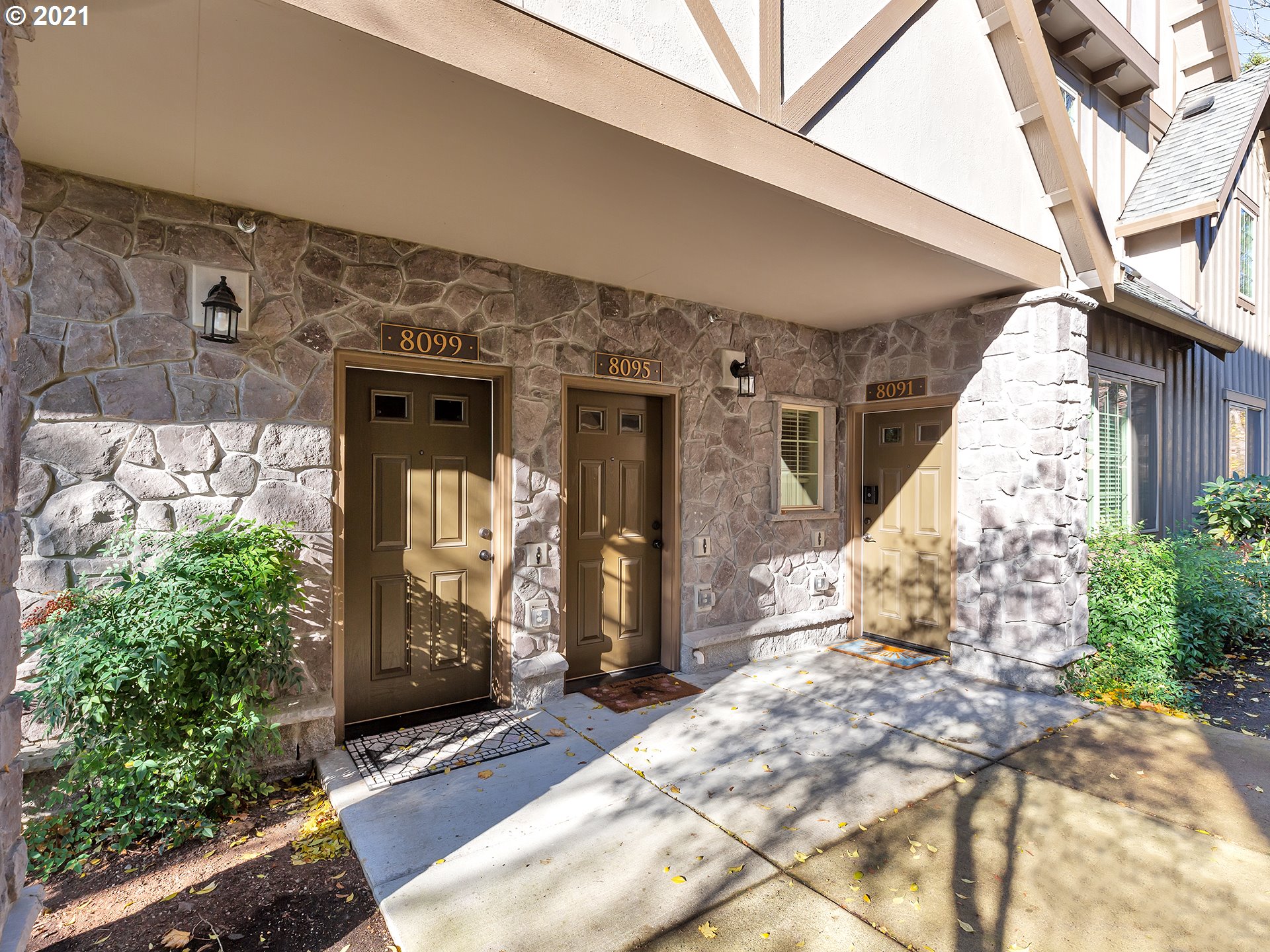 Photo #5: 21435147 Listing 
