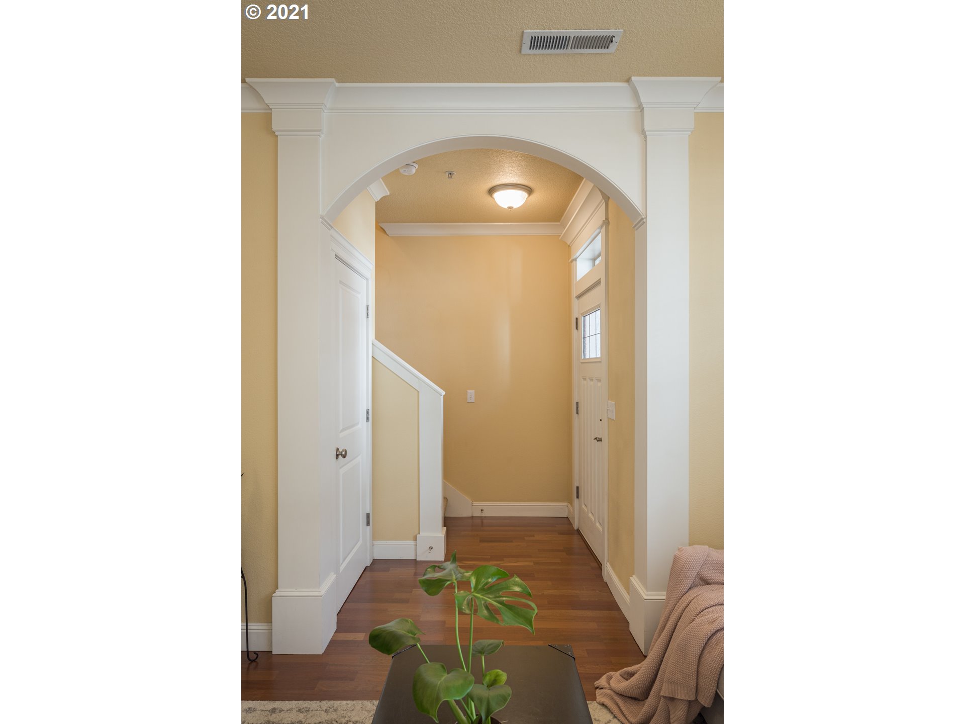 Photo #5: 21435815 Listing 