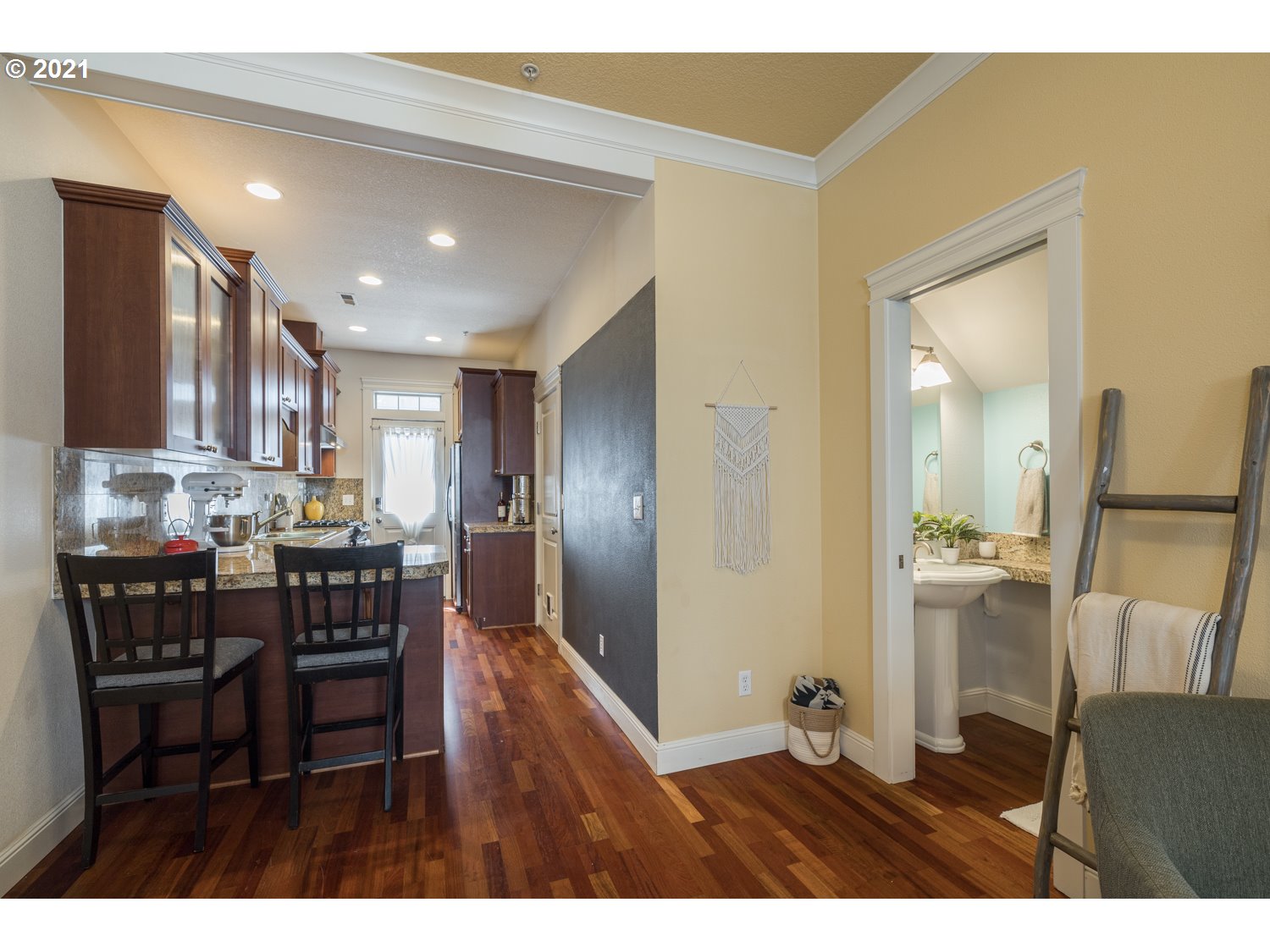 Photo #6: 21435815 Listing 