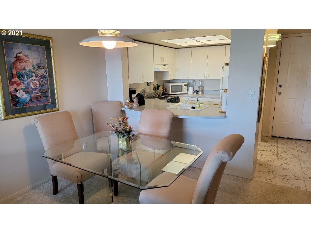 Photo #5: 21437813 Listing 