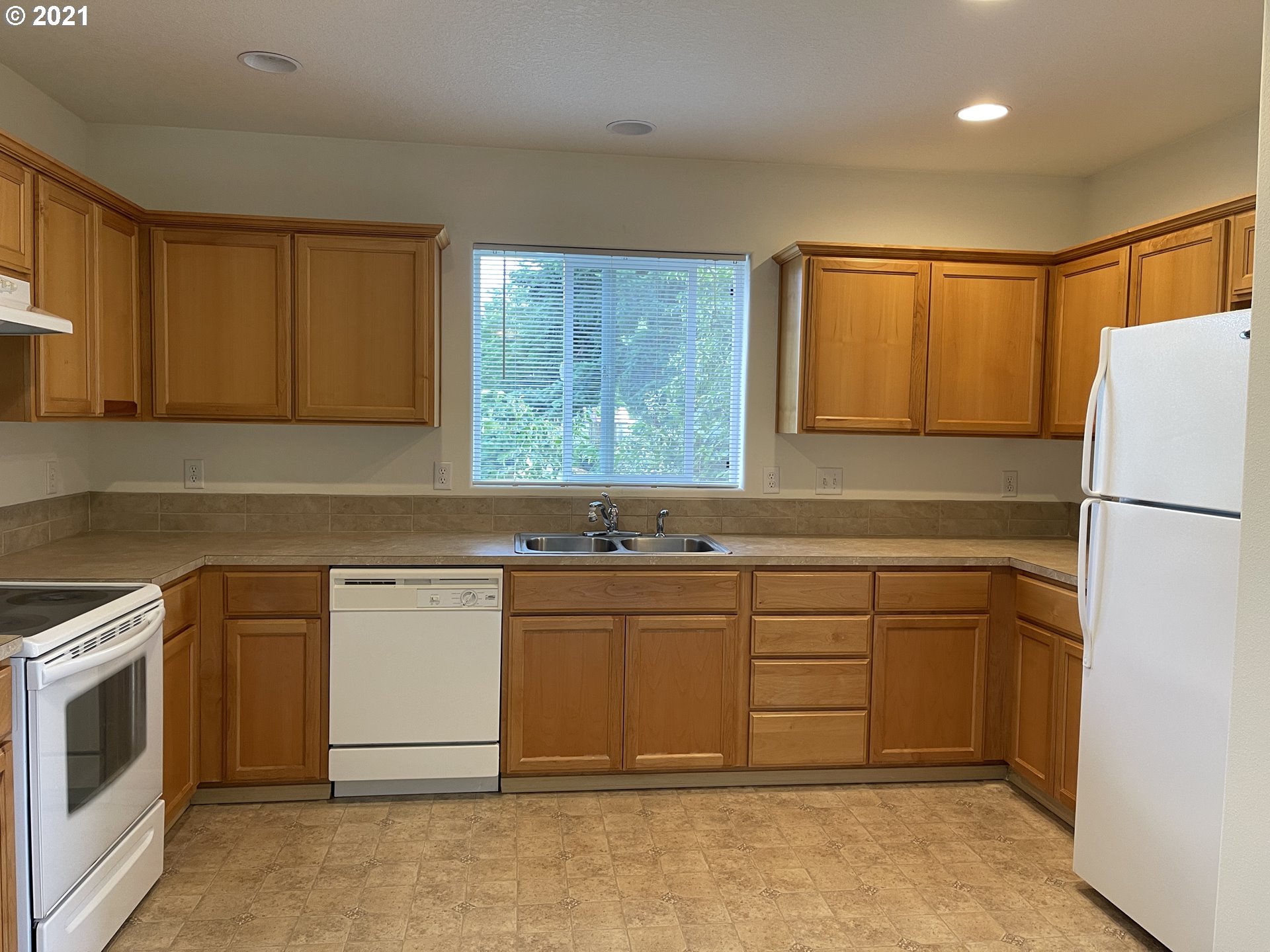 Photo #4: 21438015 Listing 