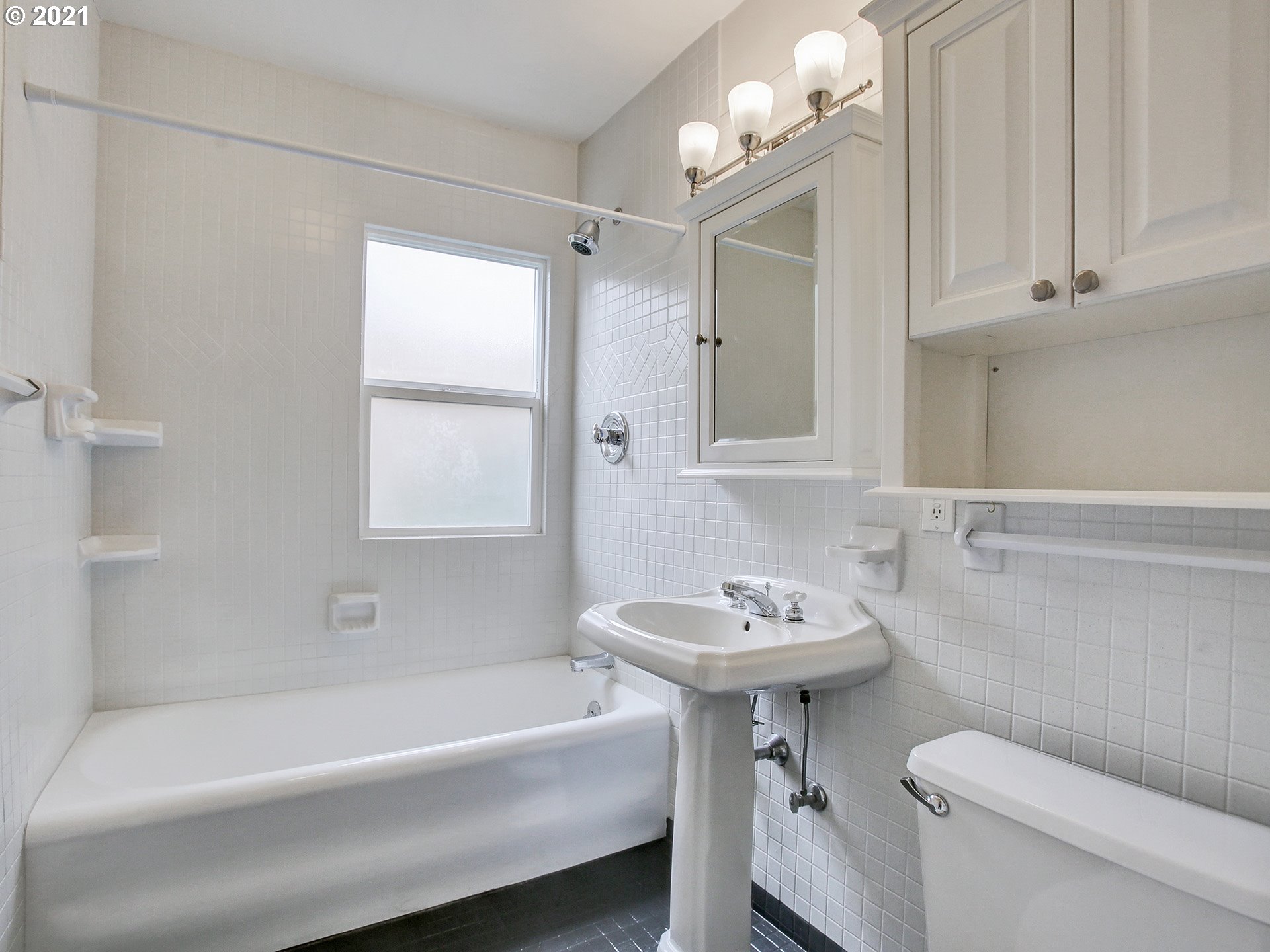 Photo #6: 21439687 Listing 