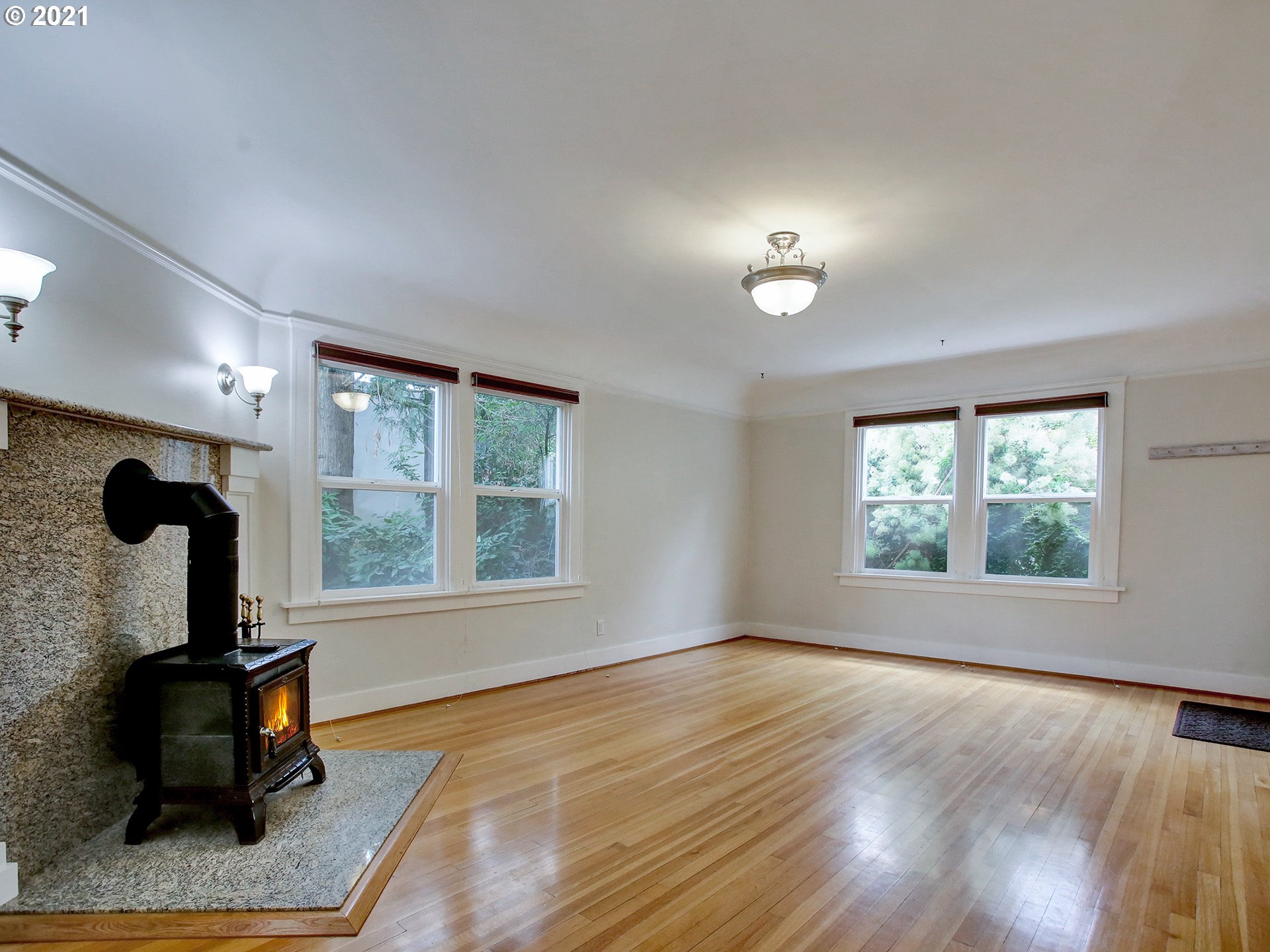 Photo #3: 21439687 Listing 