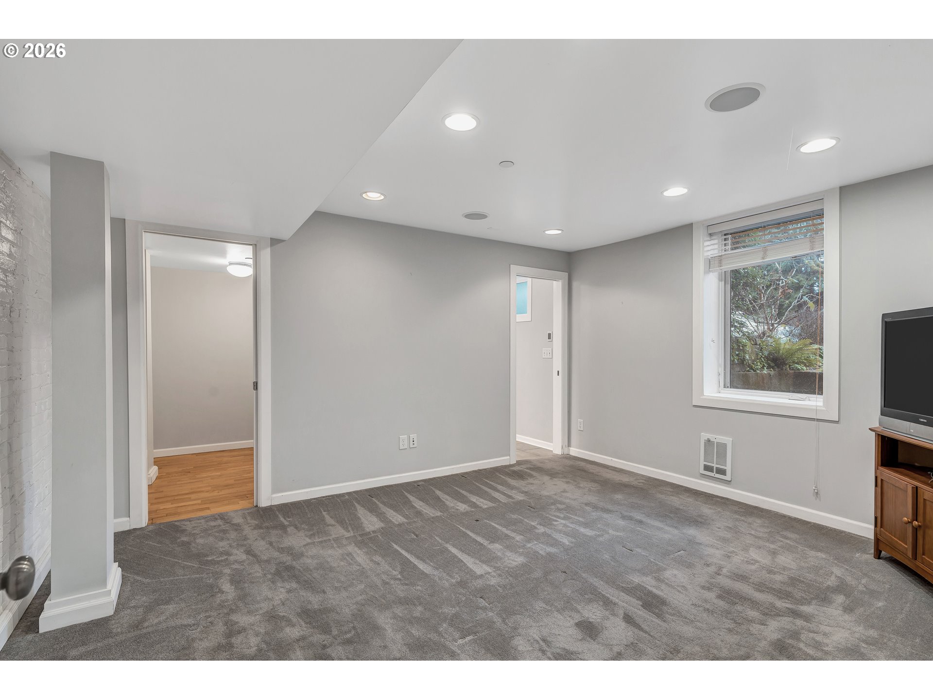 Photo #19: 214397446 Listing: Photo #19