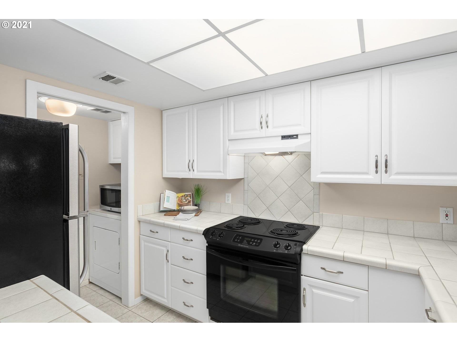 Photo #2: 21441562 Listing 