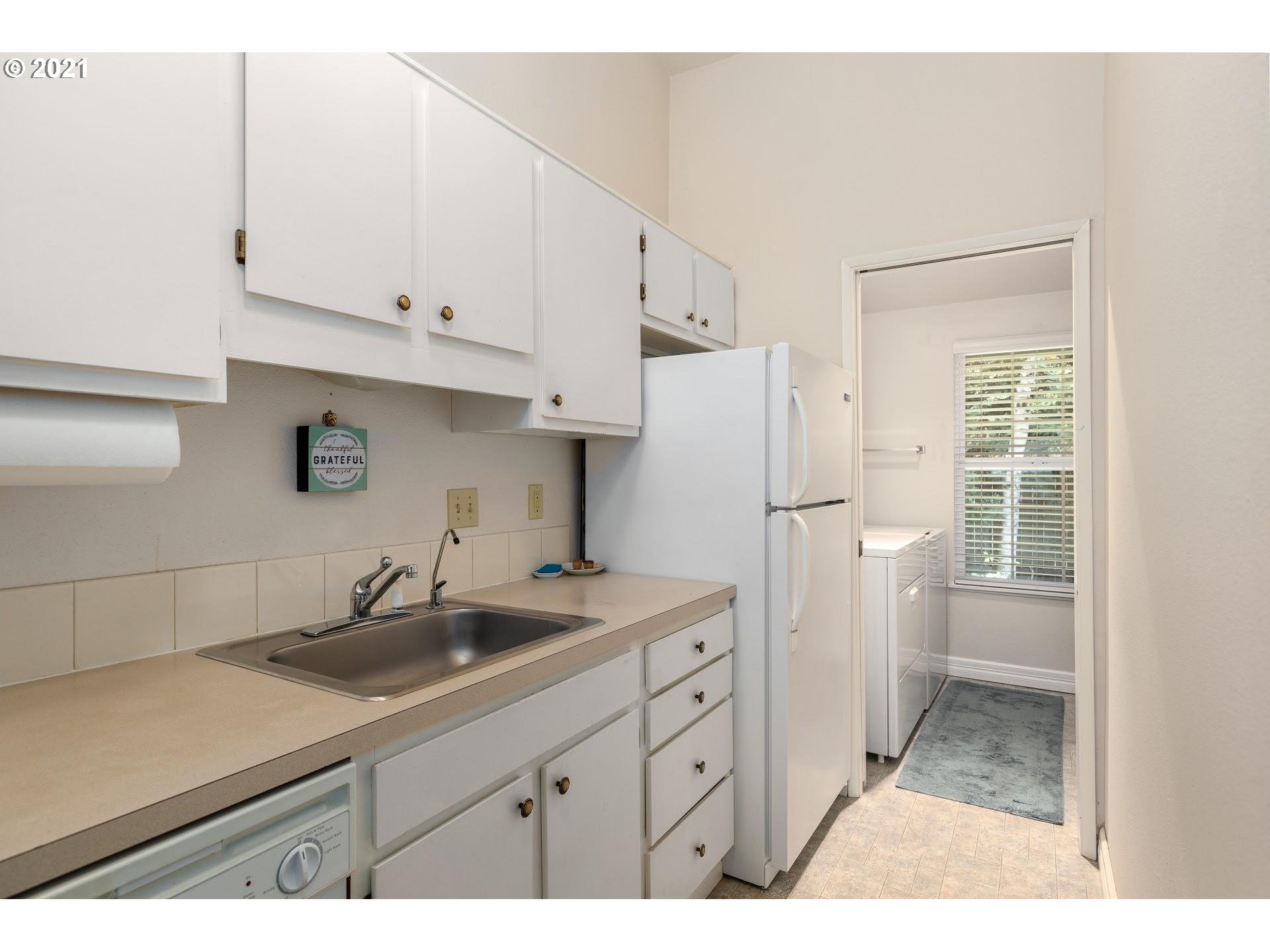 Photo #3: 21441655 Listing 
