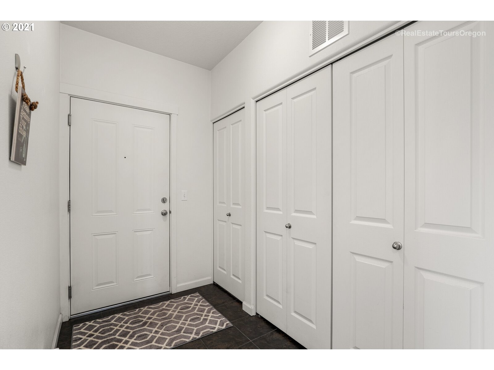 Photo #5: 21441738 Listing 