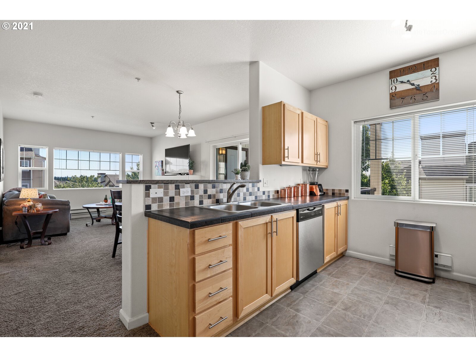 Photo #6: 21441738 Listing 