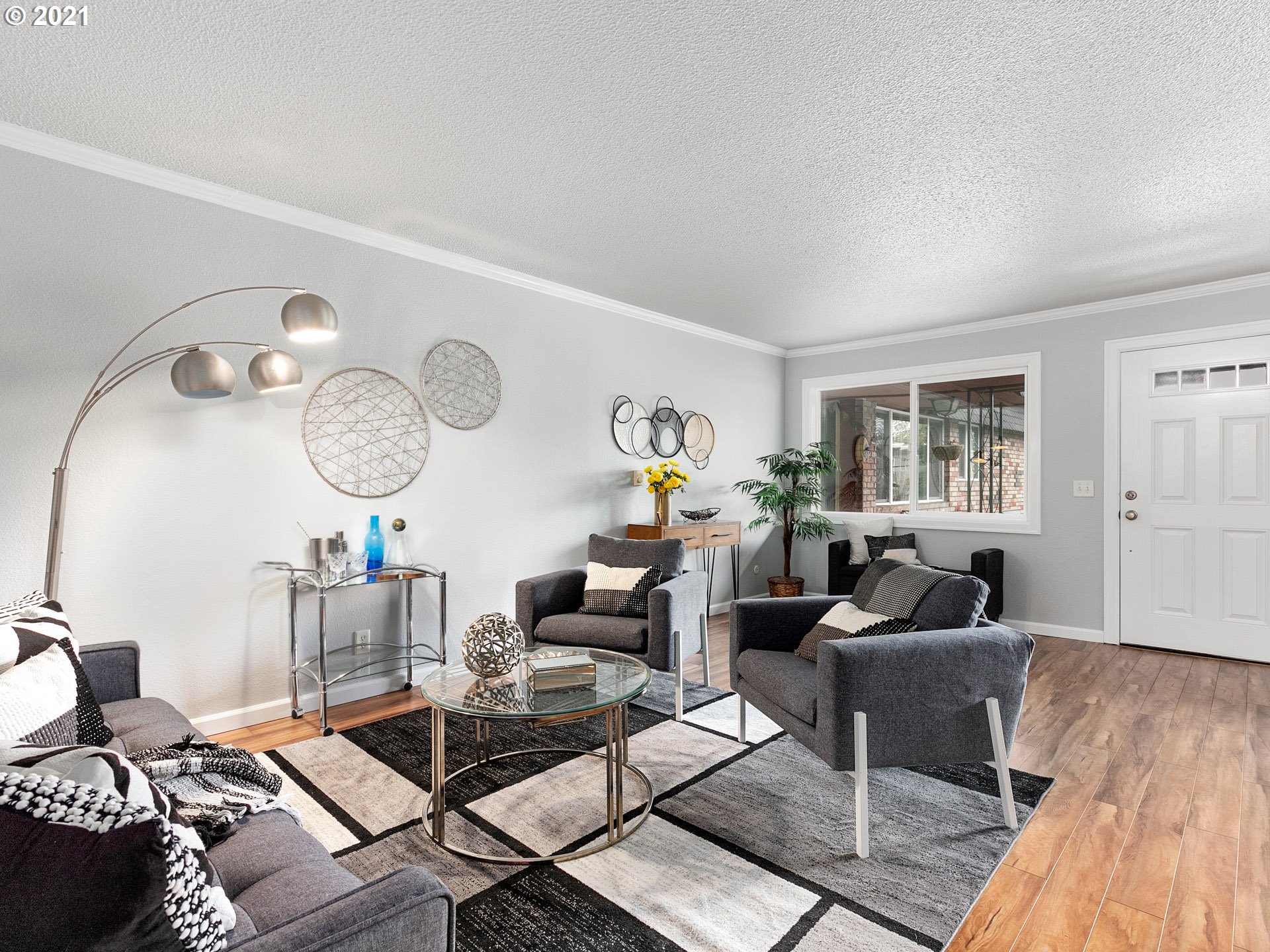 Photo #2: 21443573 Listing 