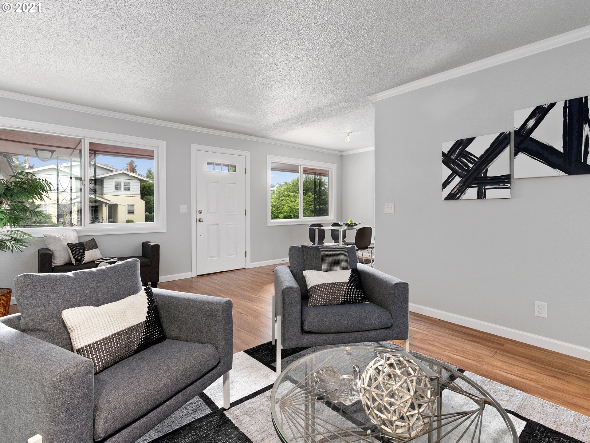 Photo #3: 21443573 Listing 