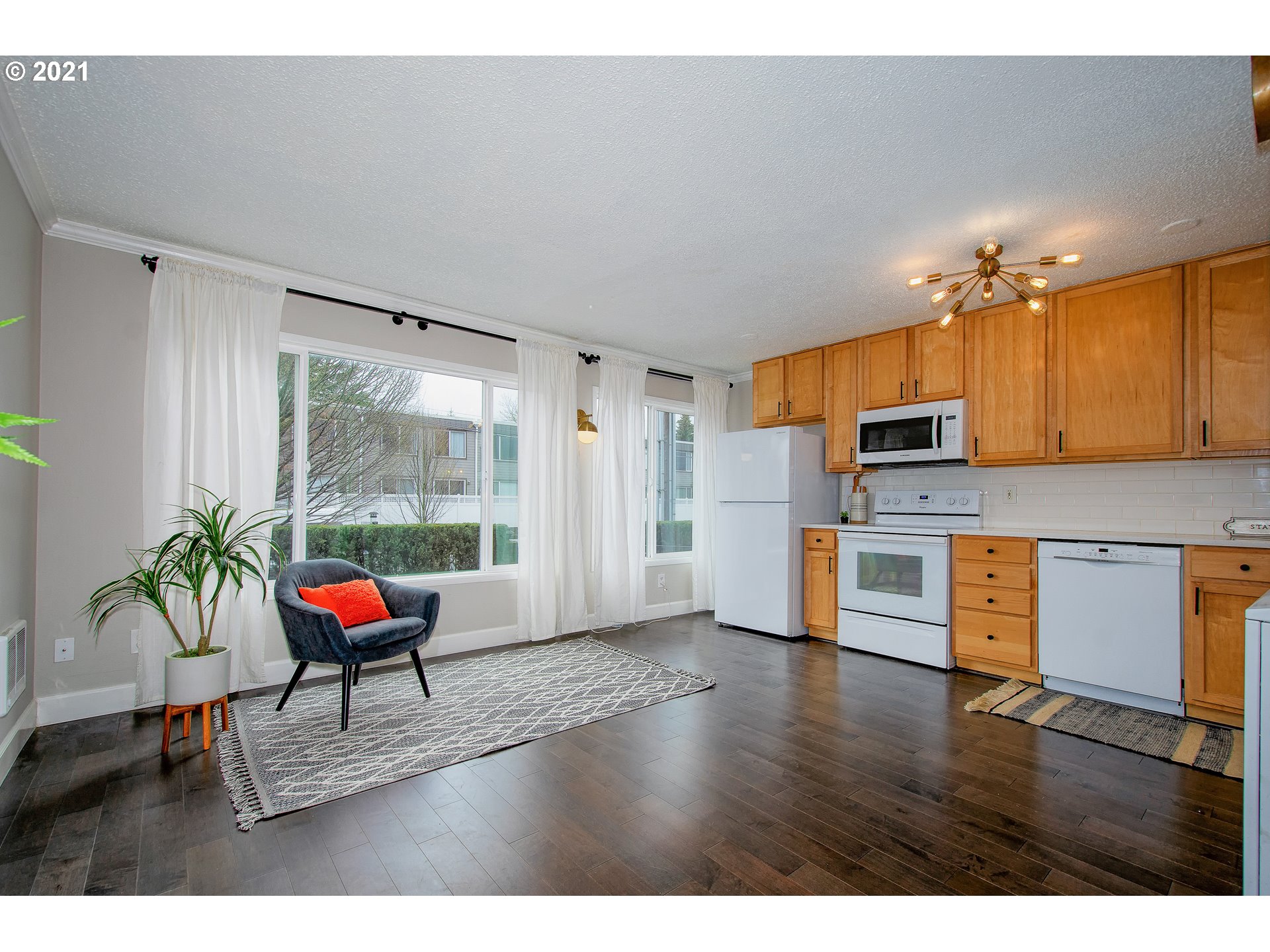 Photo #6: 21444157 Listing 