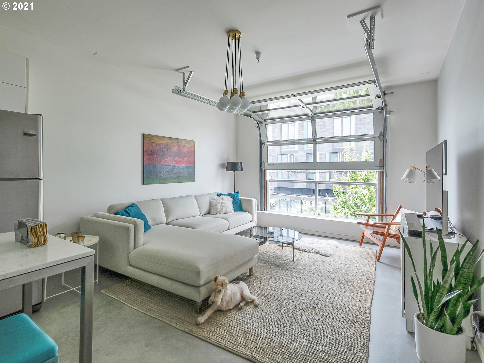 More Details about MLS # 21444900 : 16 NE SHAVER ST 204