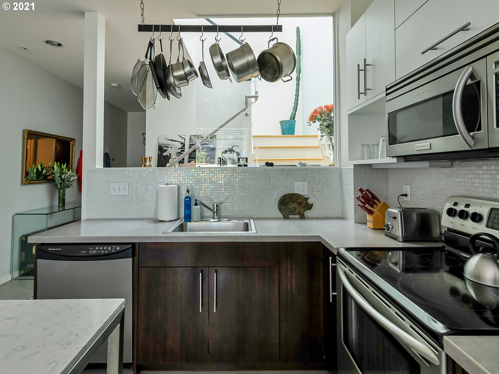 Photo #2: 21444900 Listing 