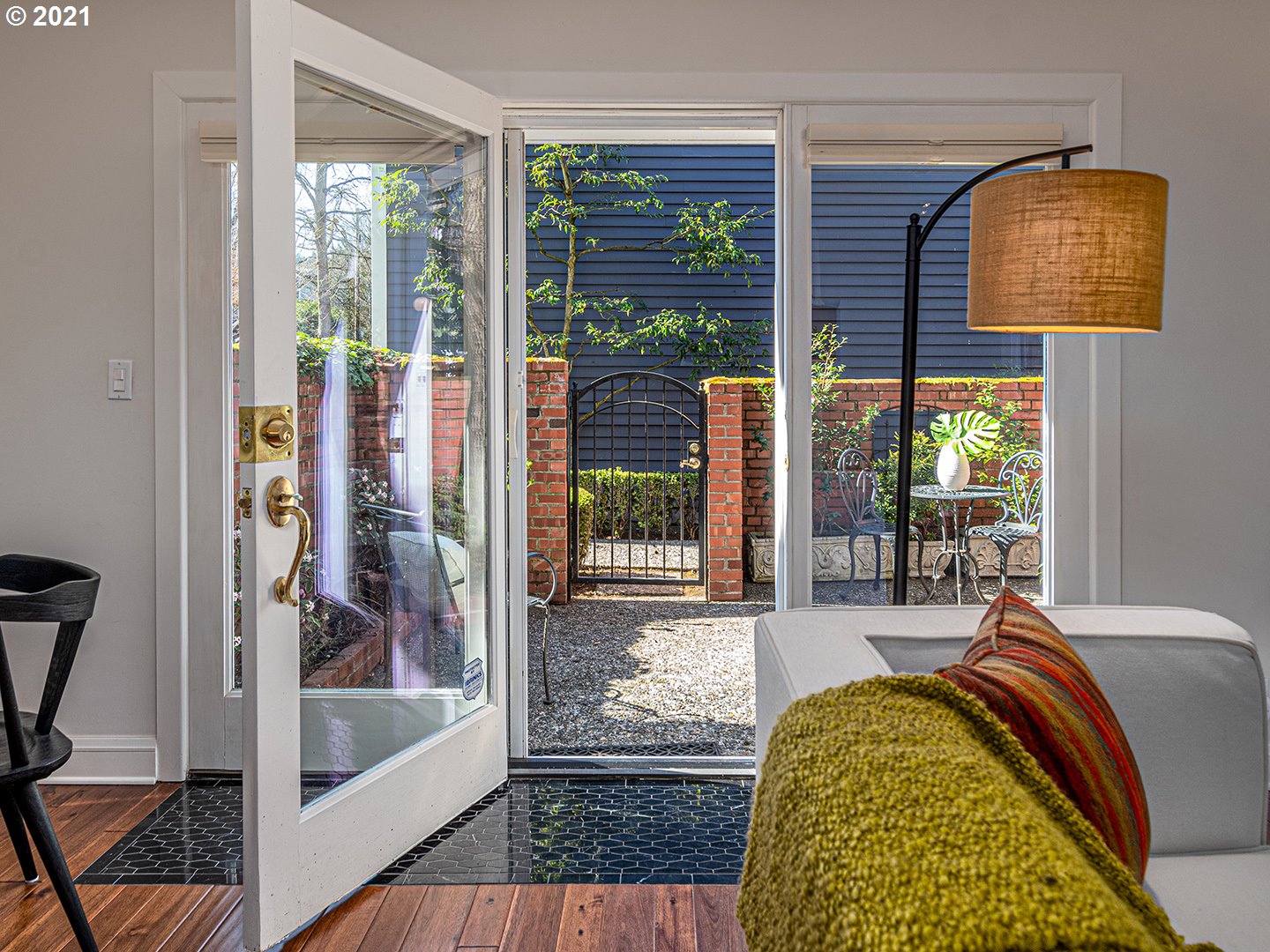 Photo #6: 21446488 Listing 