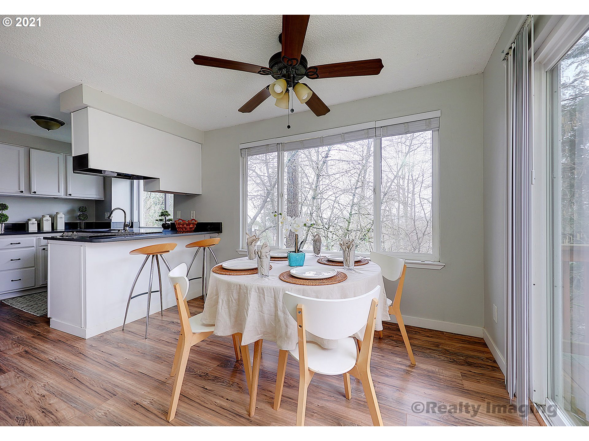 Photo #5: 21448266 Listing 