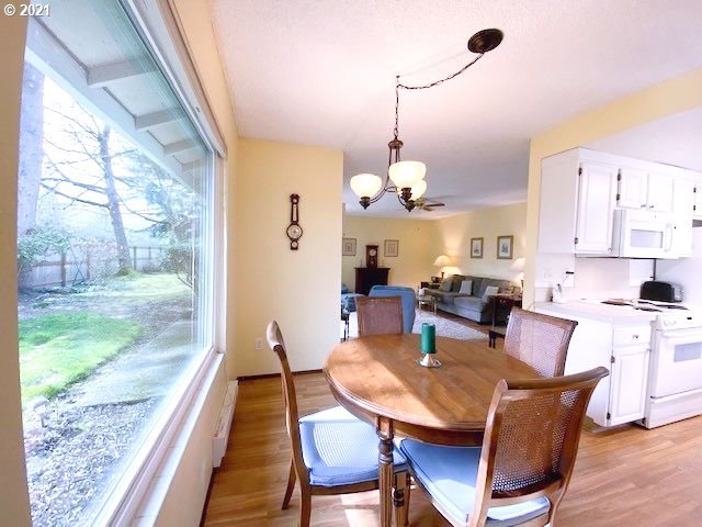 Photo #5: 21448409 Listing 
