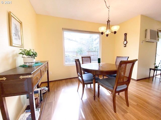 Photo #2: 21448409 Listing 