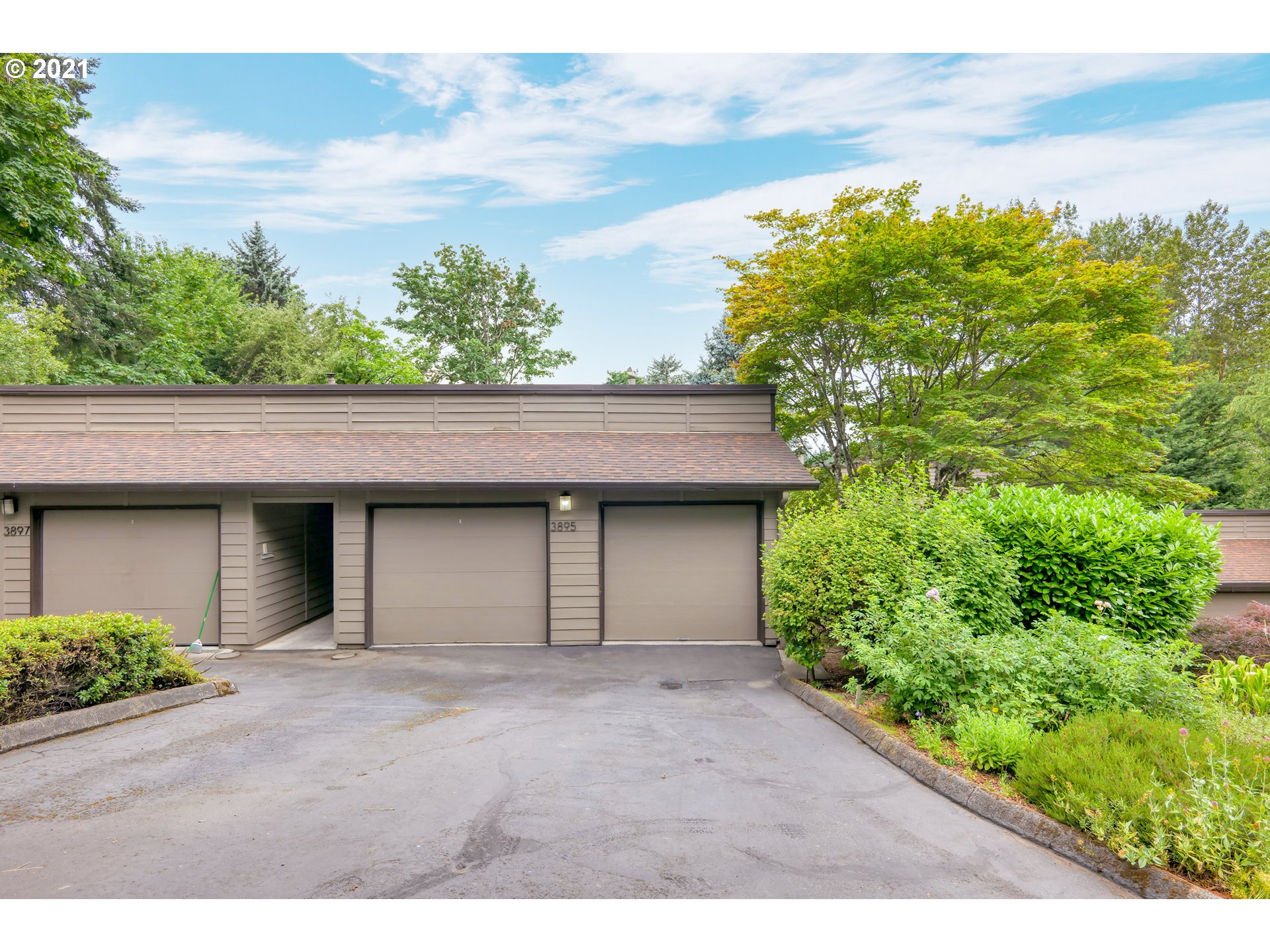 Photo #3: 21449060 Listing 