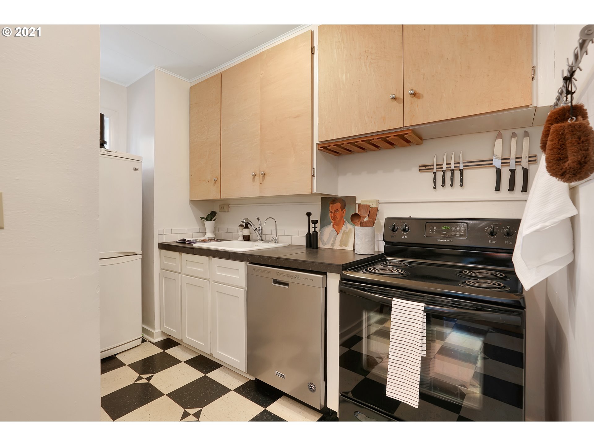Photo #3: 21449704 Listing 