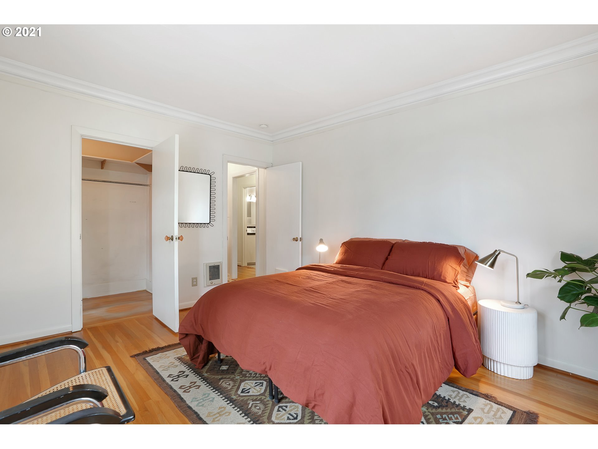 Photo #2: 21449704 Listing 