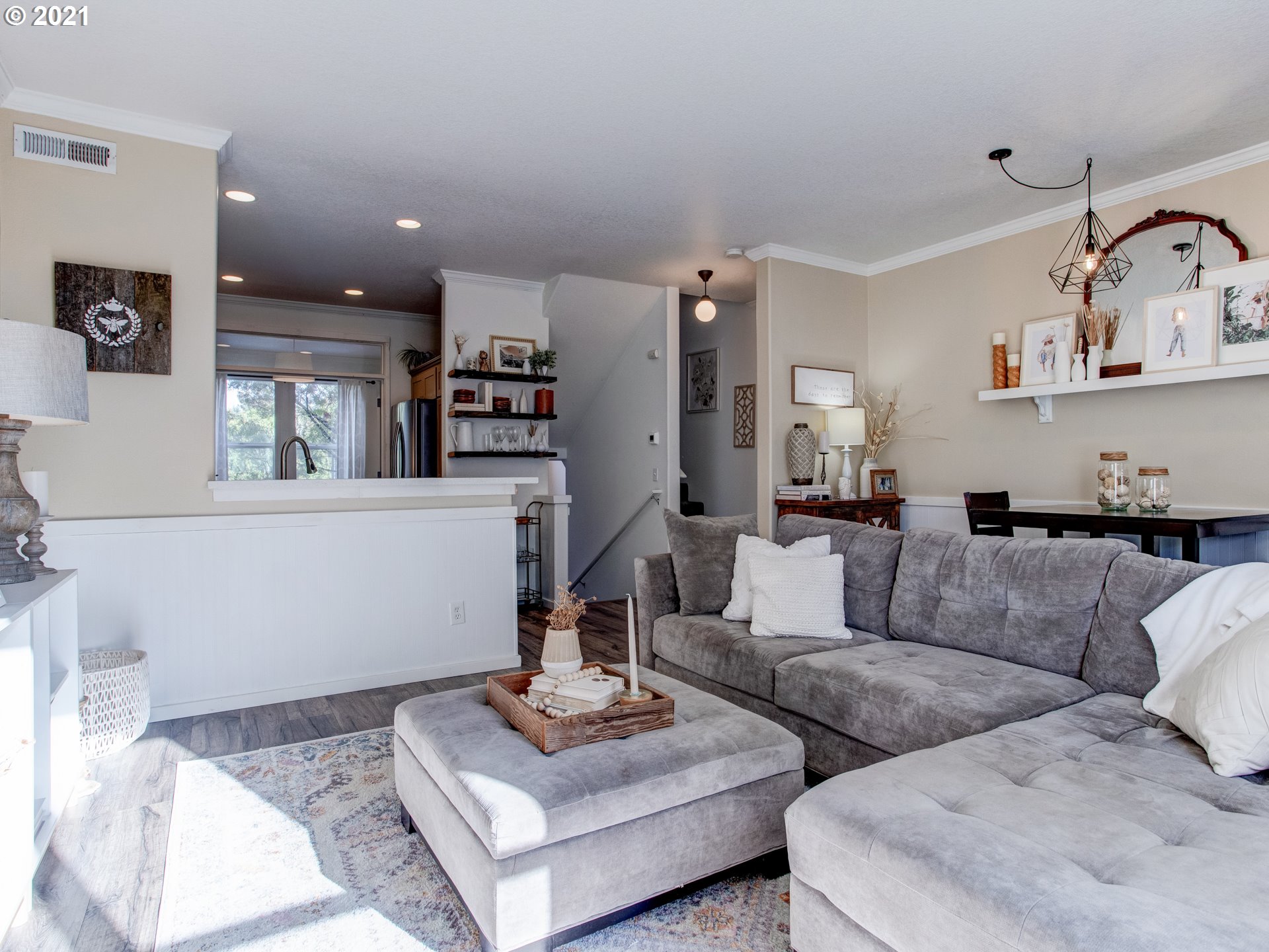 Photo #5: 21449909 Listing 
