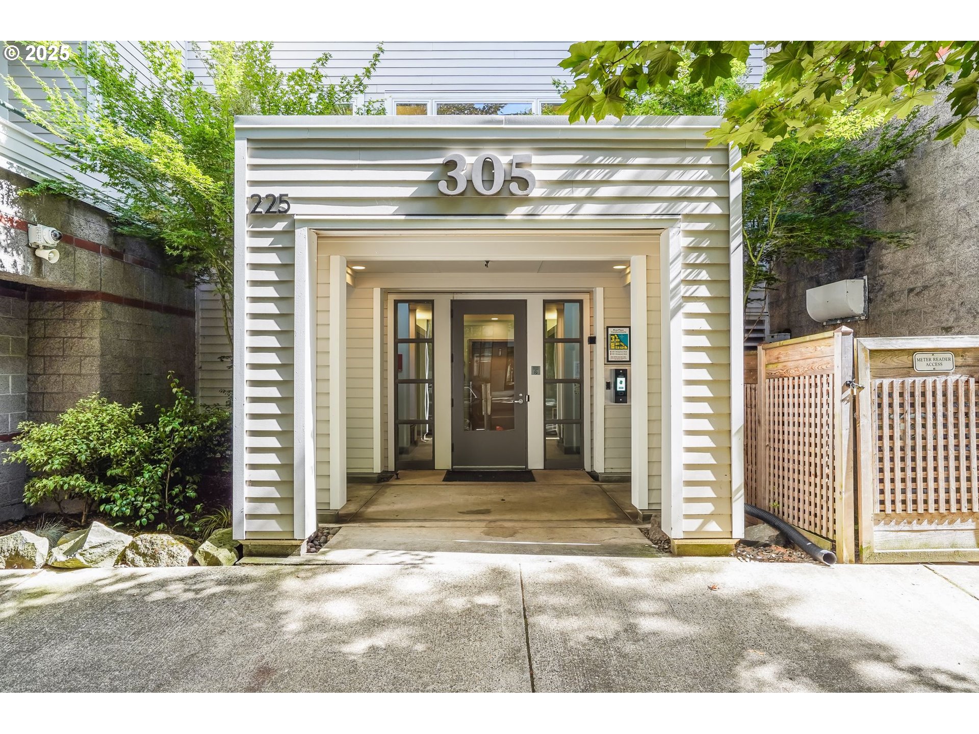 Photo #9: 214528839 Listing: Photo #9