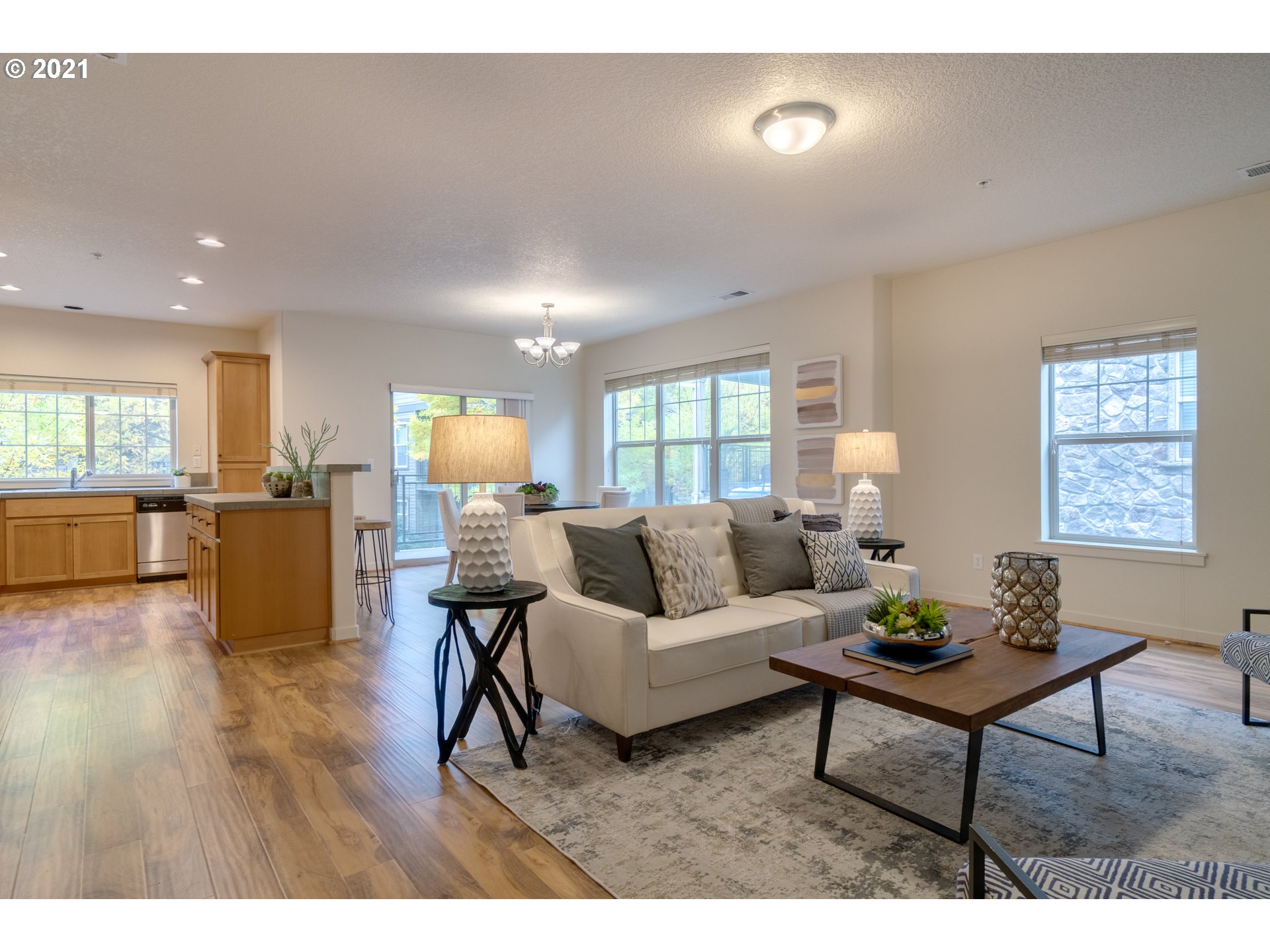 Photo #2: 21453066 Listing 