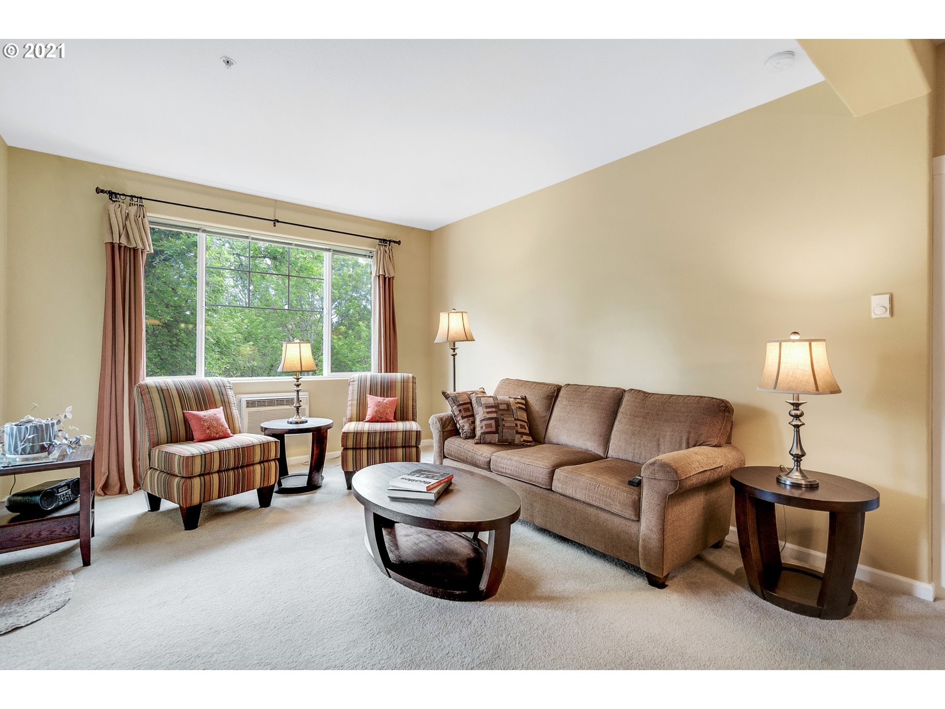 Photo #2: 21453914 Listing 