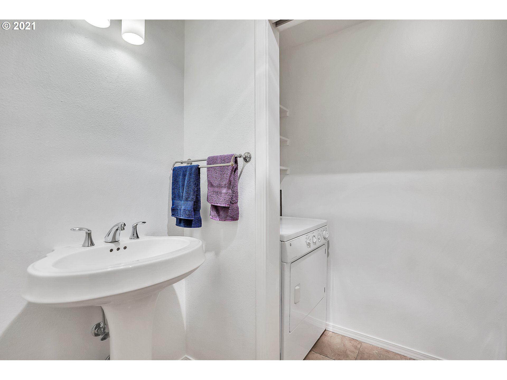 Photo #3: 21455494 Listing 