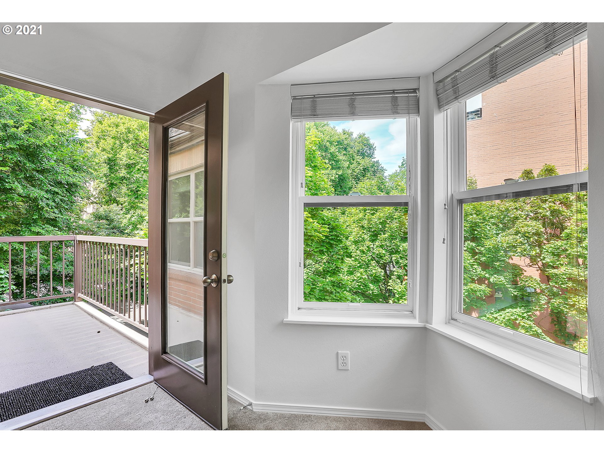 Photo #5: 21455494 Listing 