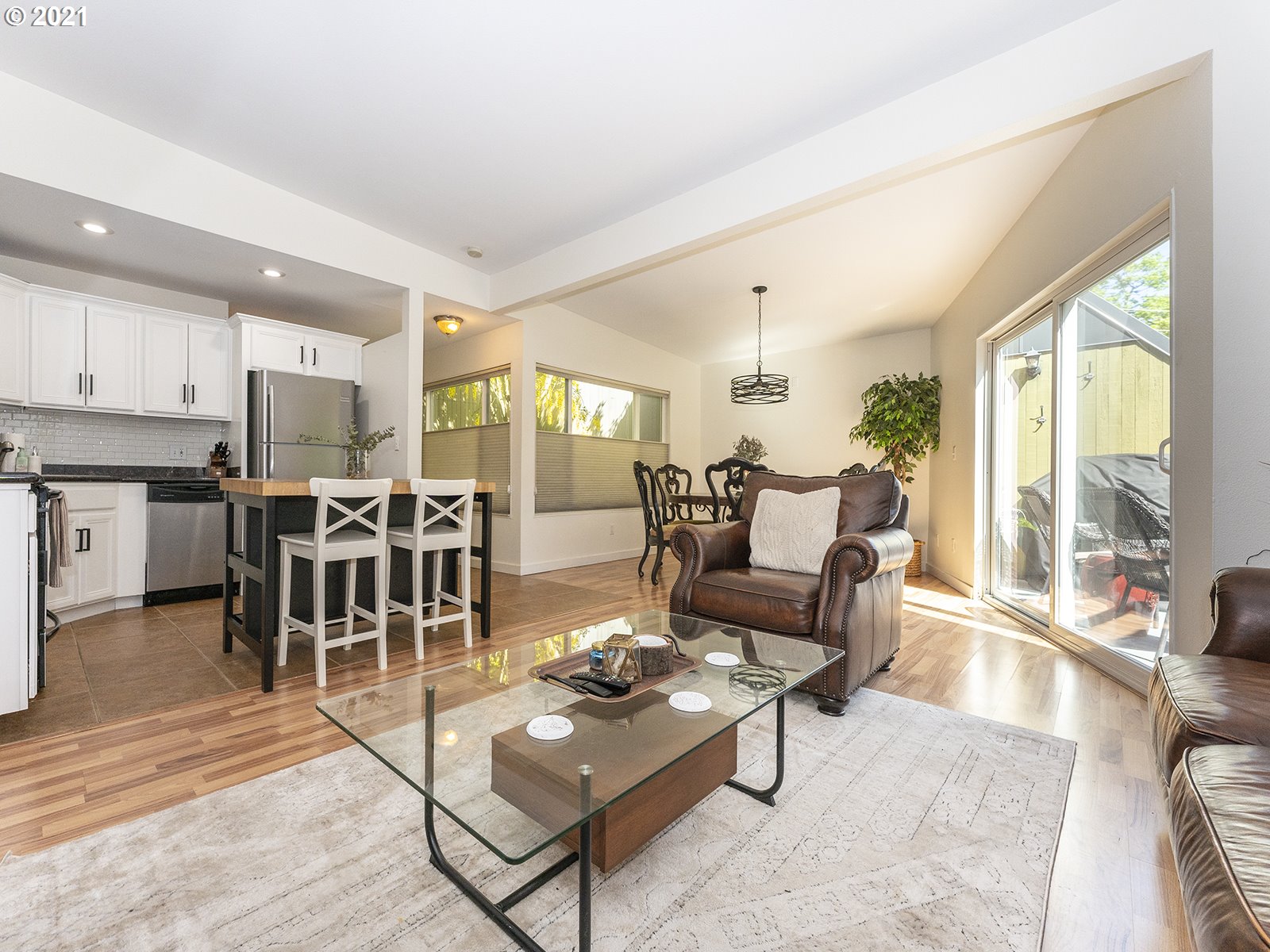Photo #5: 21461606 Listing 