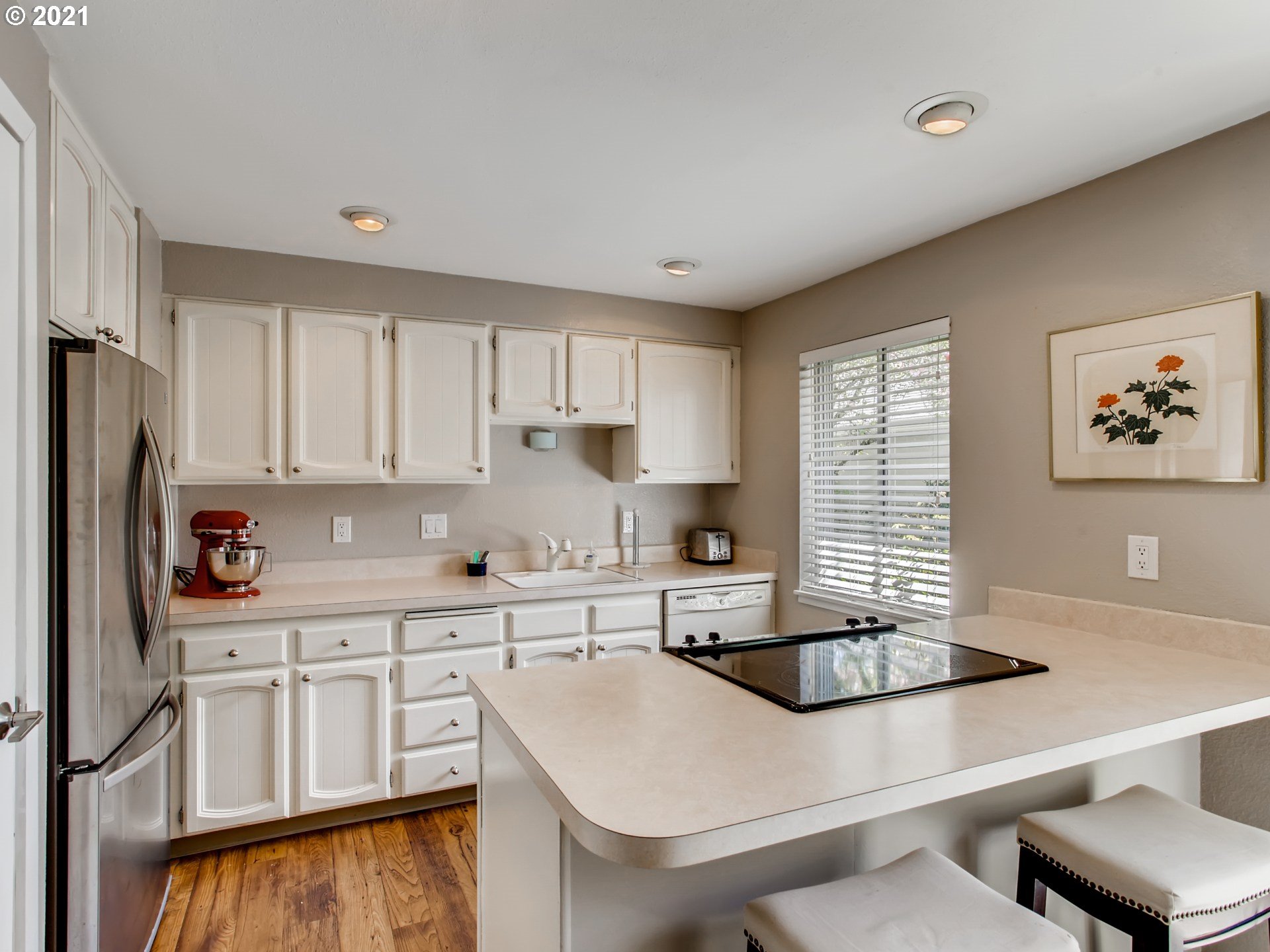 Photo #3: 21463329 Listing 