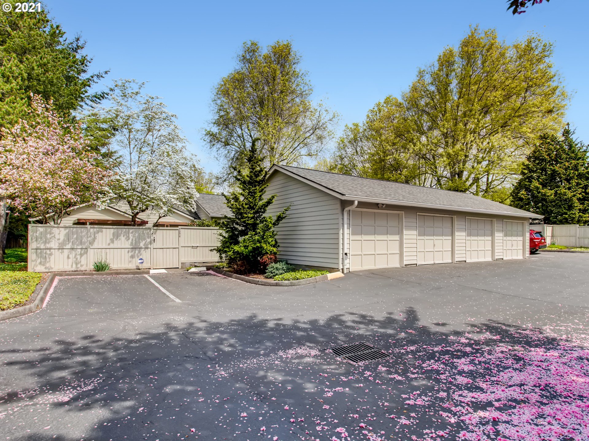 Photo #6: 21463329 Listing 