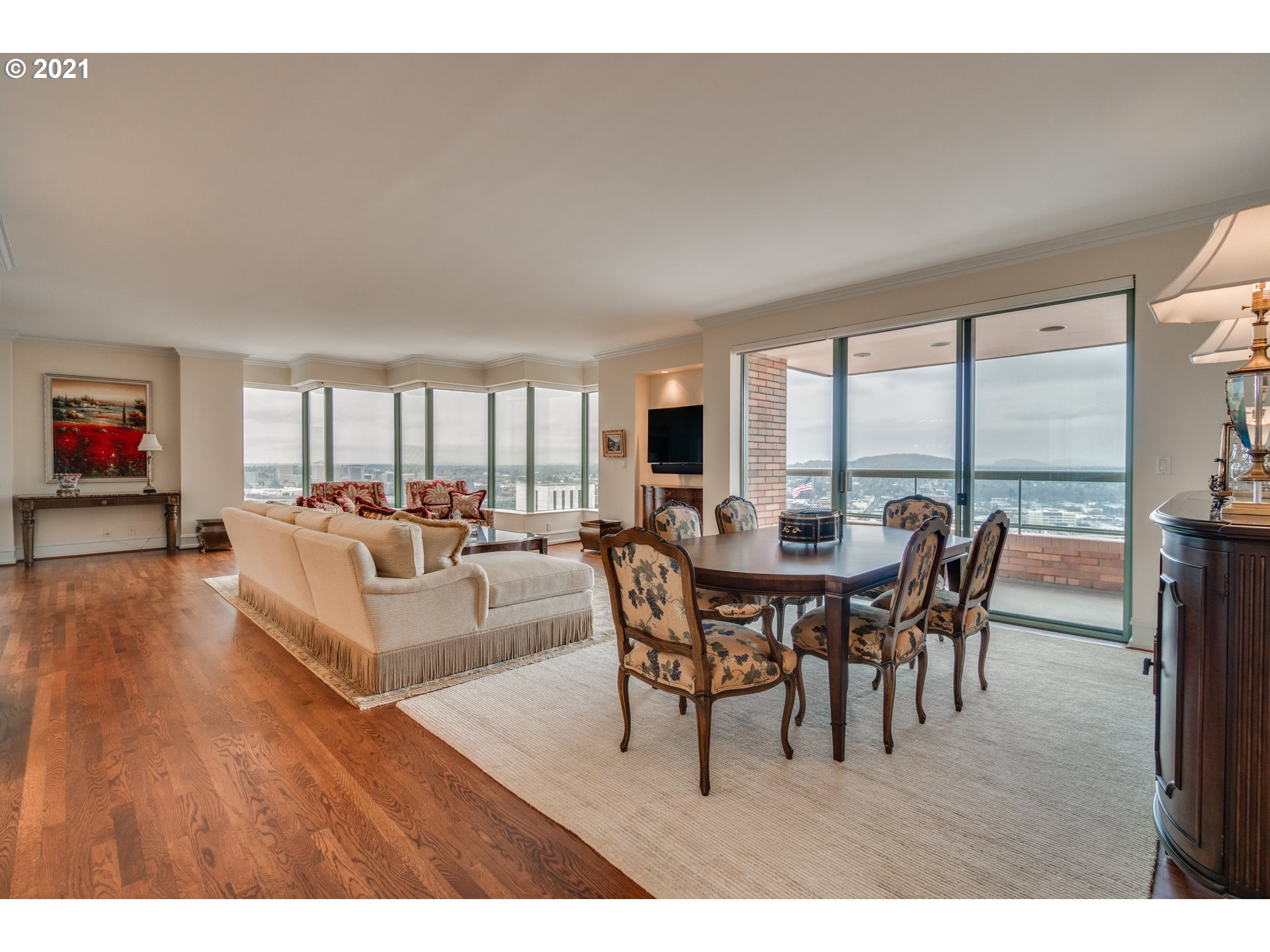 Photo #2: 21464259 Listing 