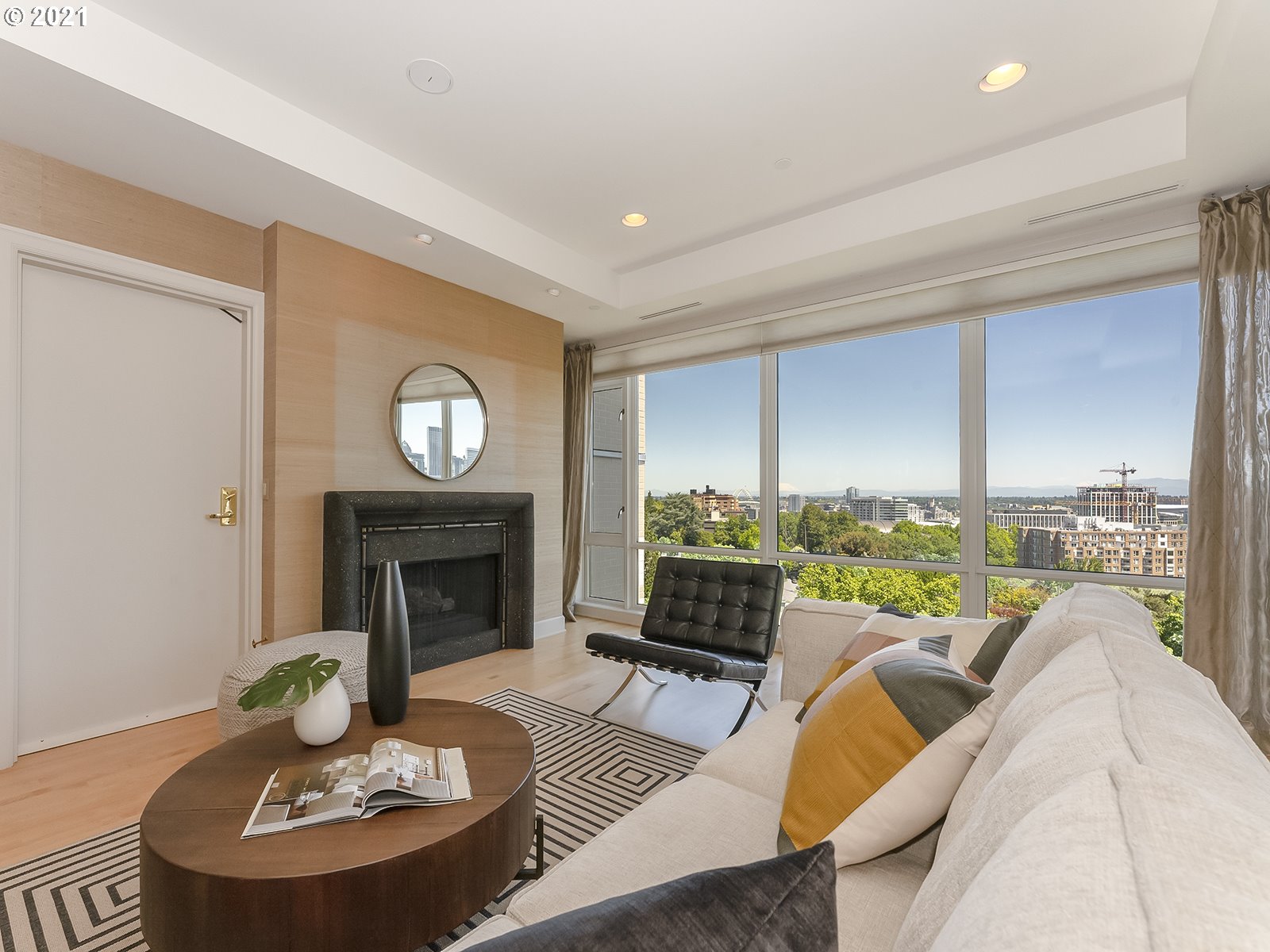 Photo #2: 21464624 Listing 