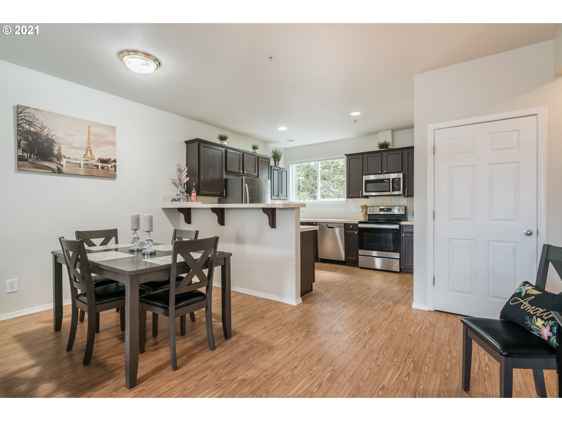 Photo #4: 21465891 Listing 