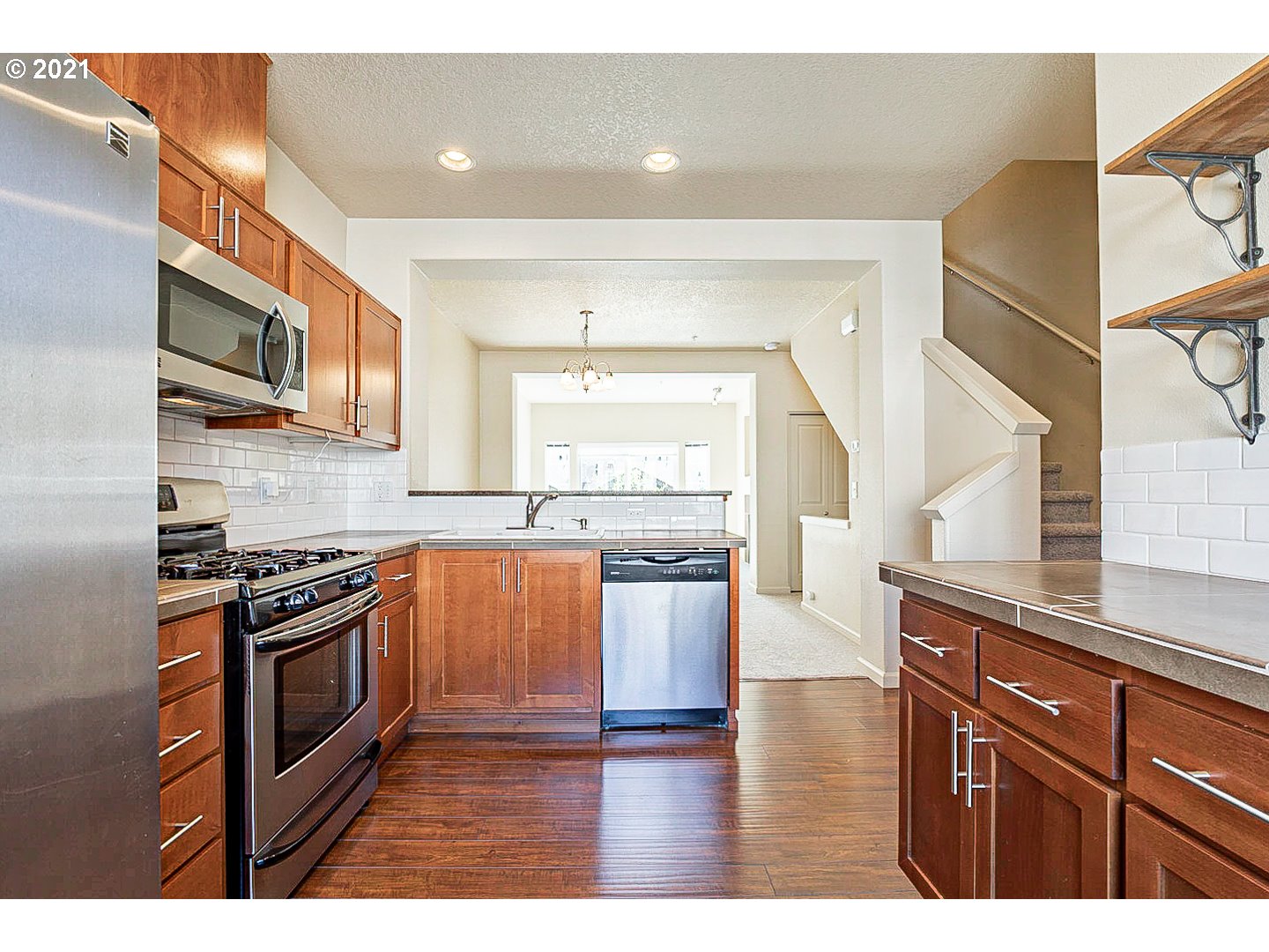 Photo #2: 21466578 Listing 