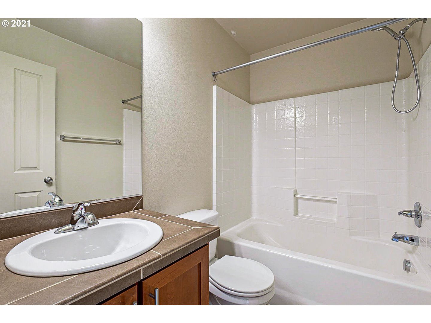 Photo #4: 21466578 Listing 
