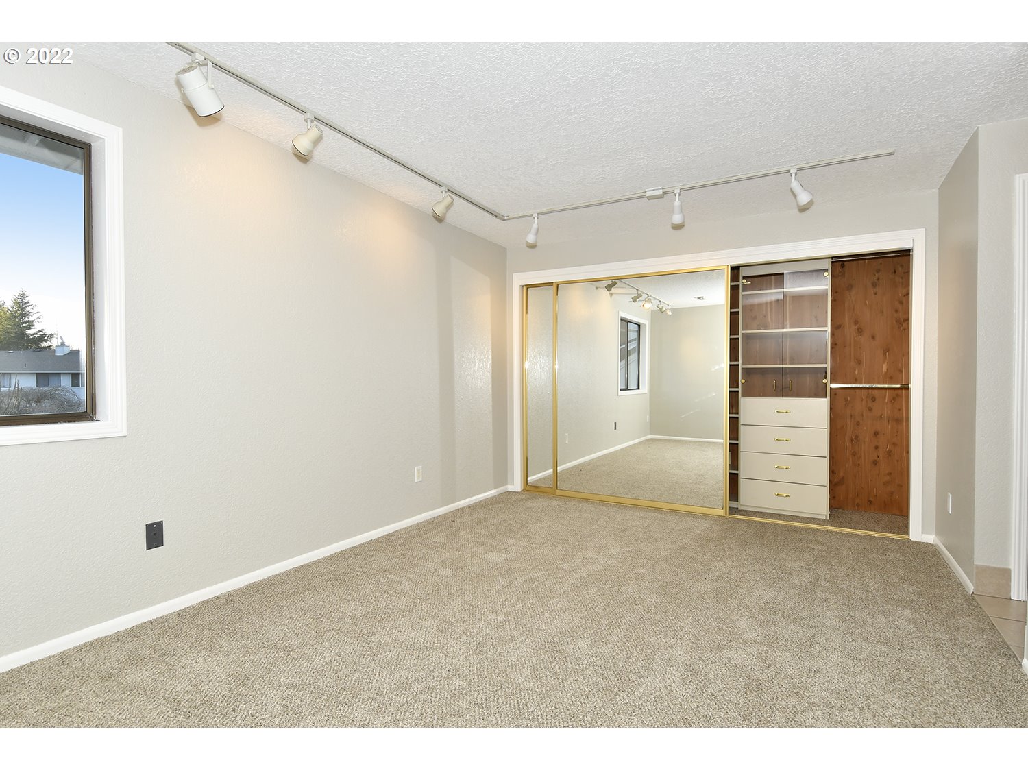 Photo #6: 21467005 Listing 