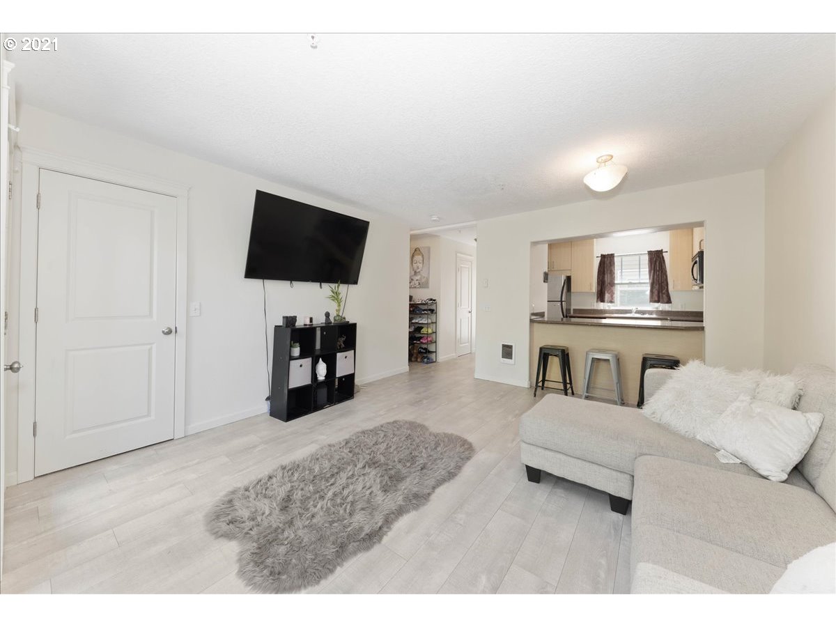 Photo #6: 21467758 Listing 