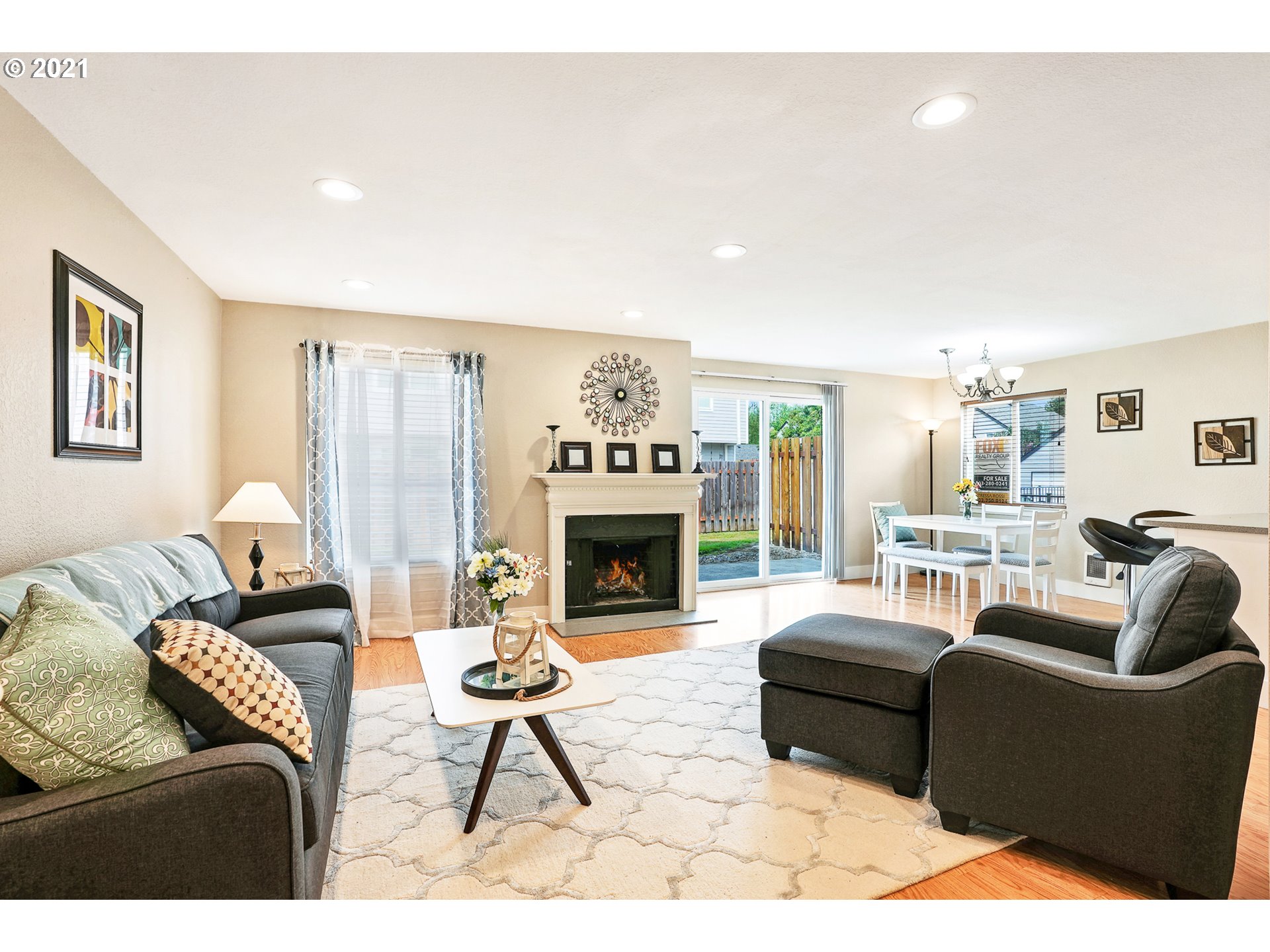 Photo #2: 21471802 Listing 