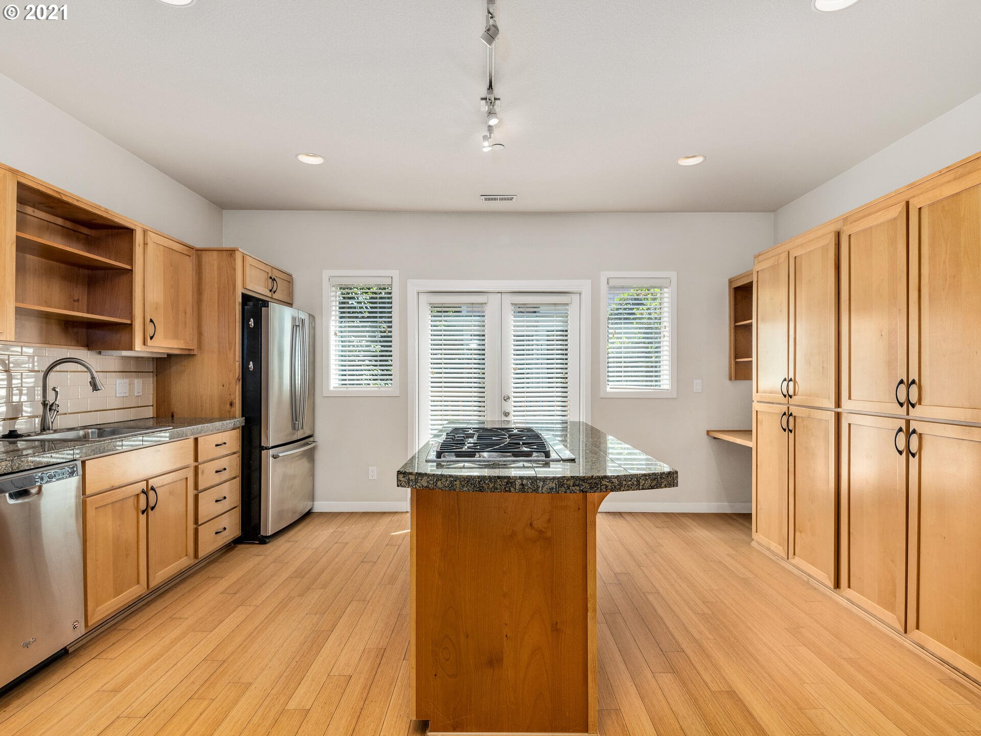 Photo #5: 21472208 Listing 