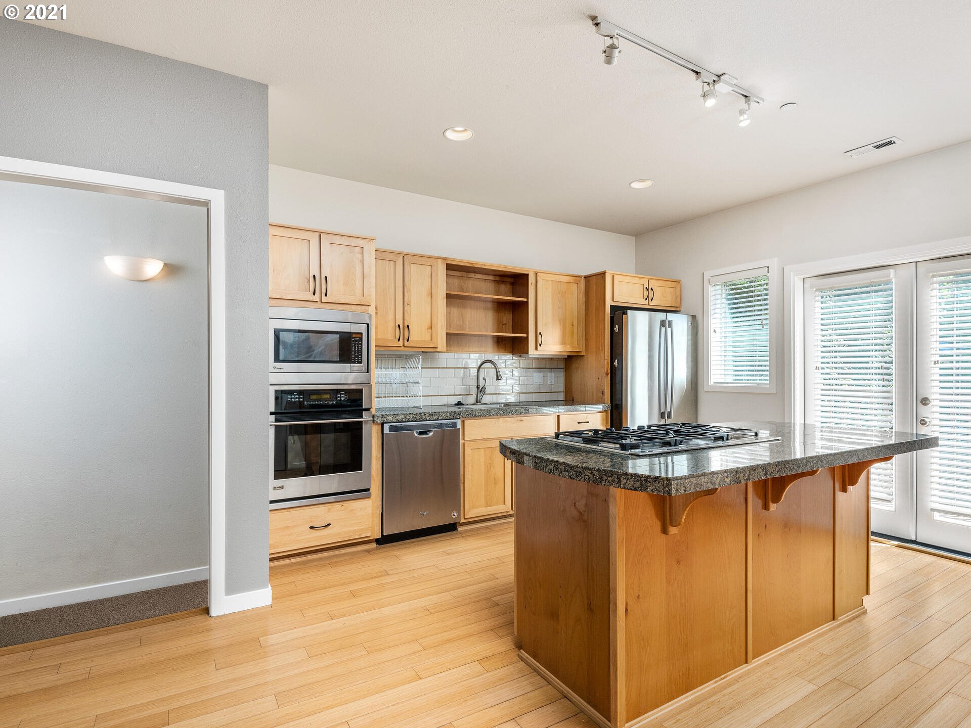 Photo #6: 21472208 Listing 