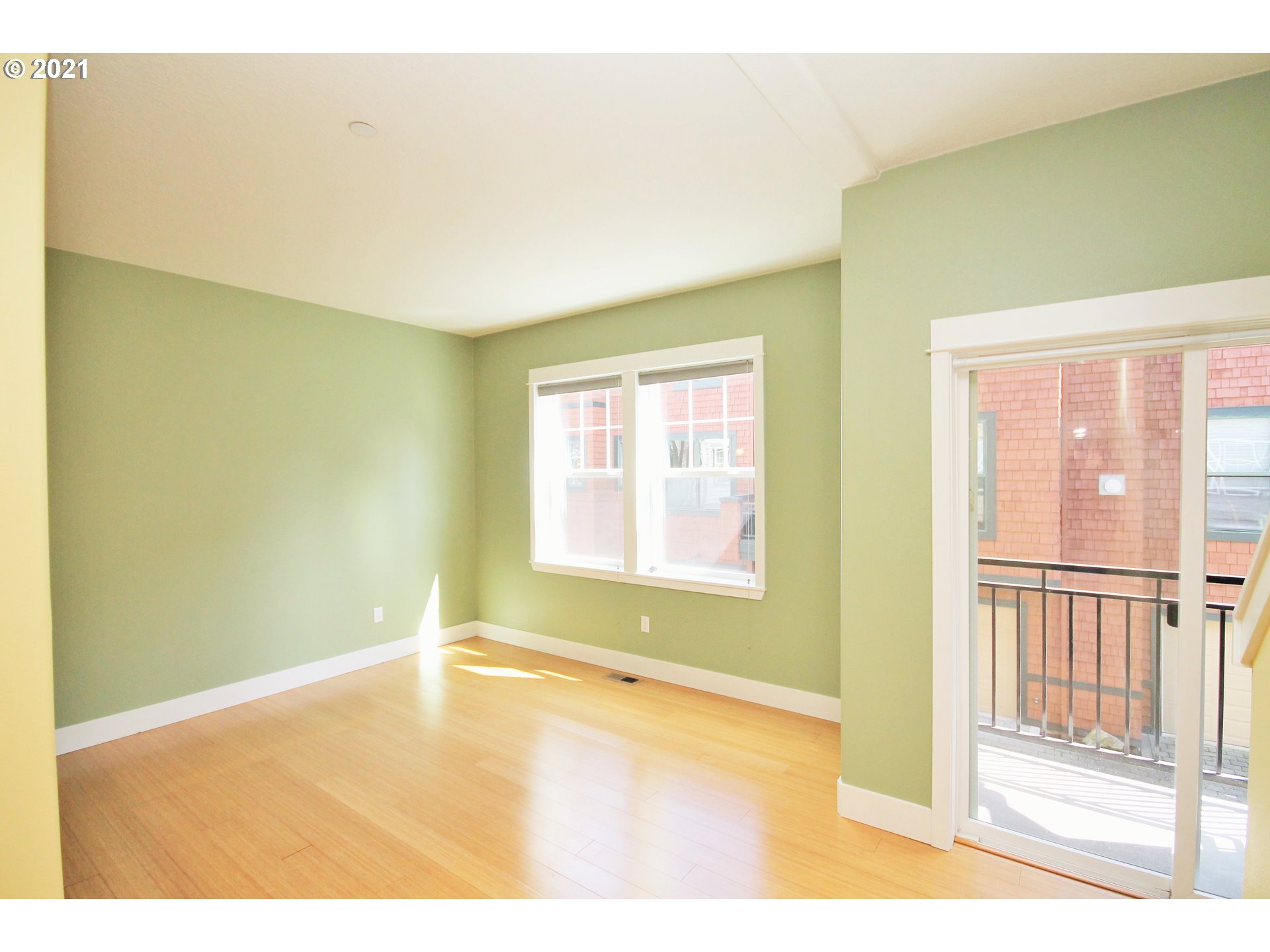 Photo #4: 21474225 Listing 