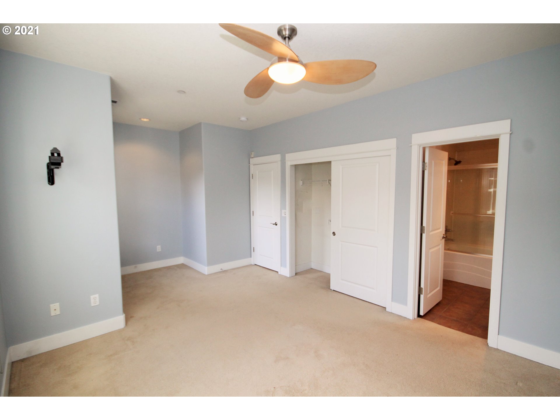 Photo #2: 21474225 Listing 