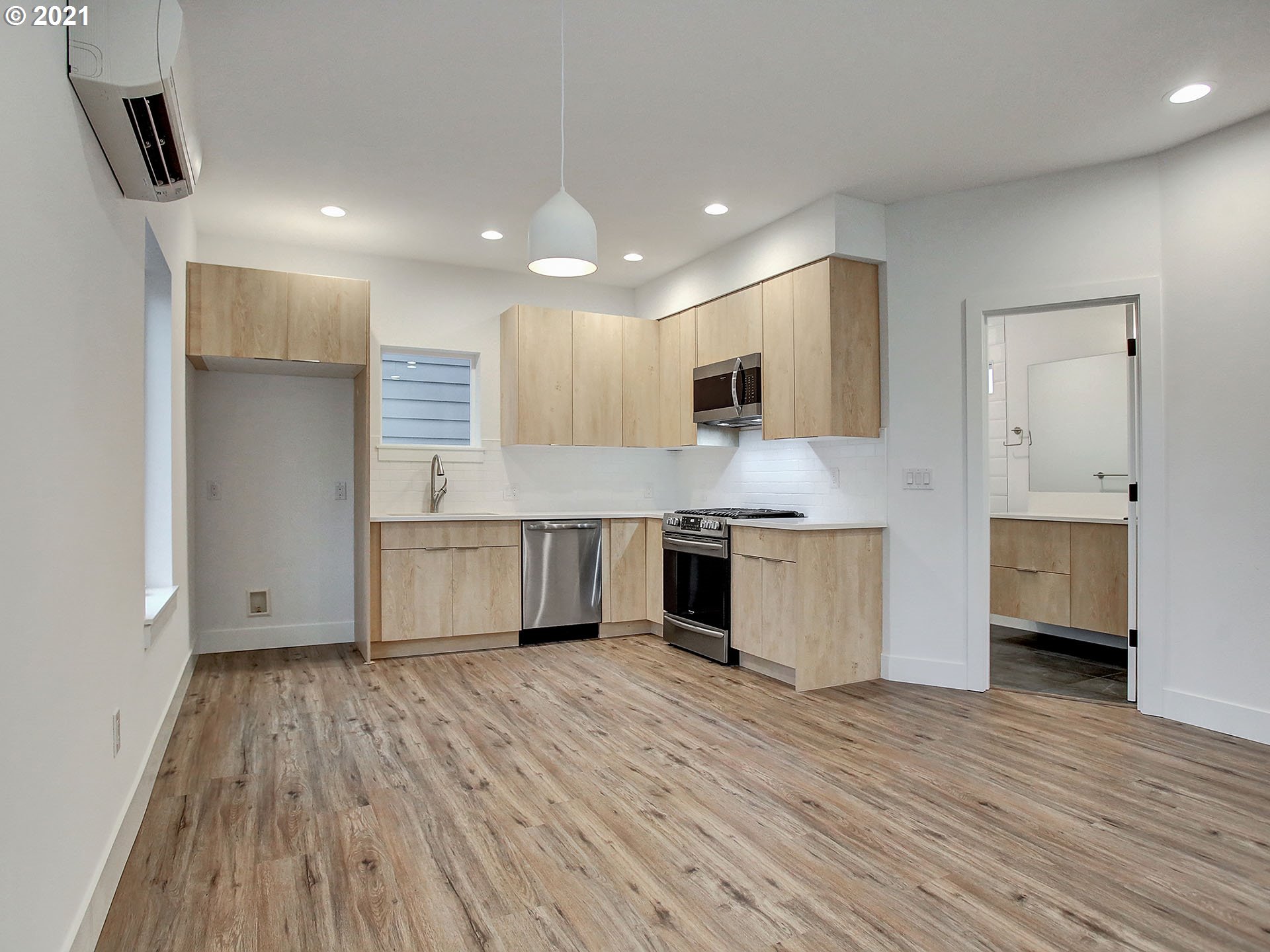 Photo #5: 21475292 Listing 