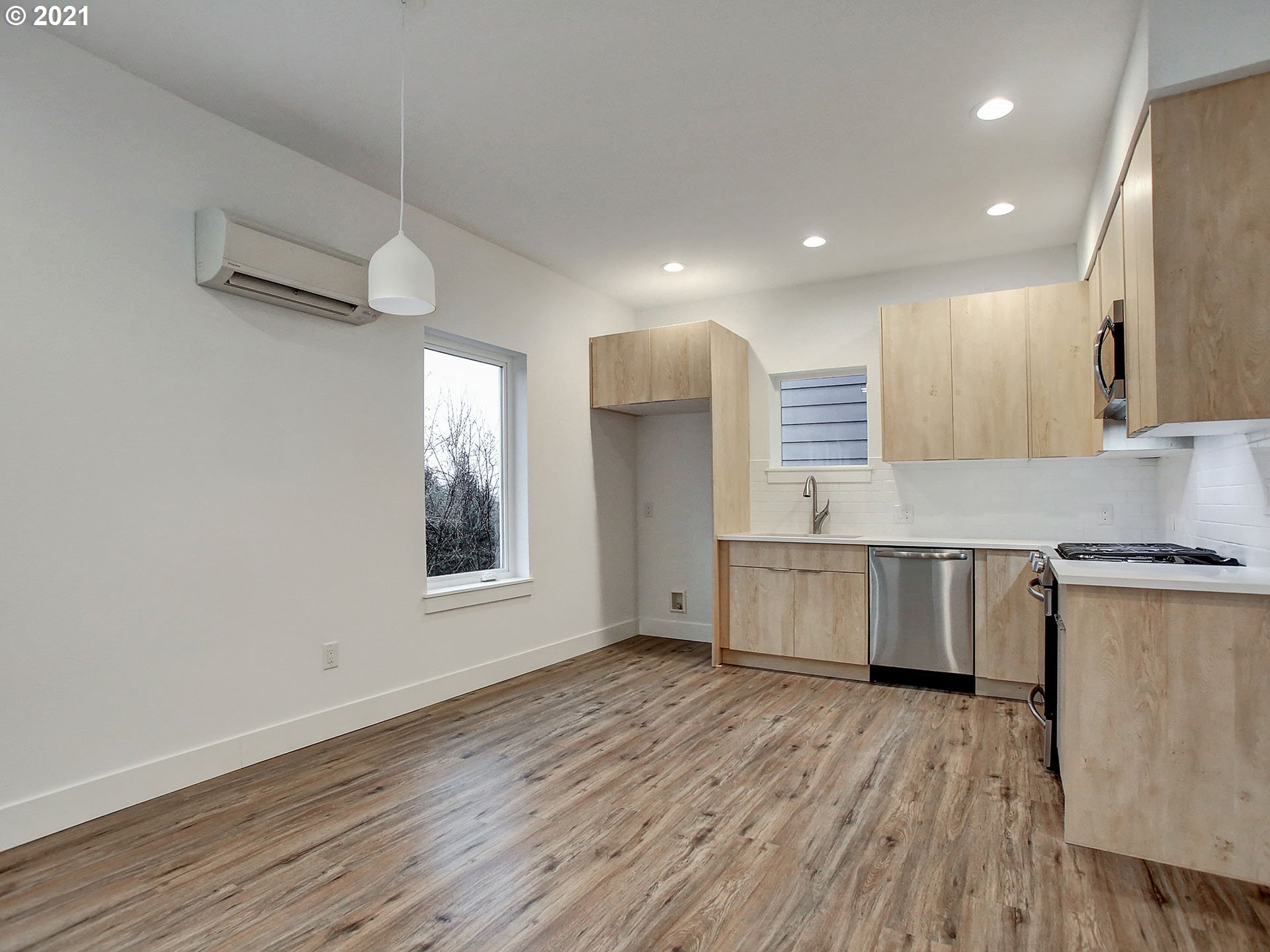 Photo #6: 21475292 Listing 